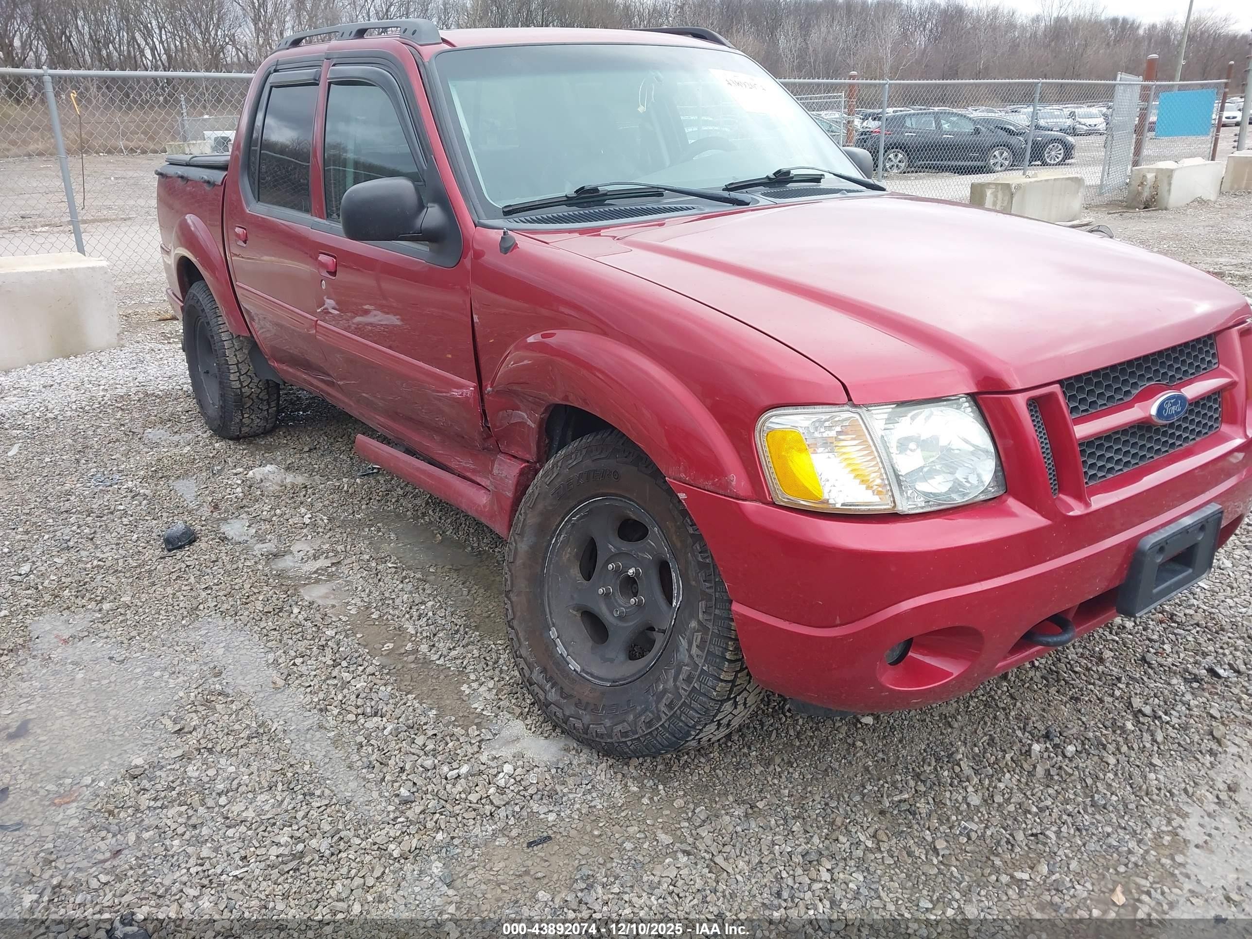 2005 Ford Explorer Sport Trac   Red vin: 1FMDU77K15UB80798