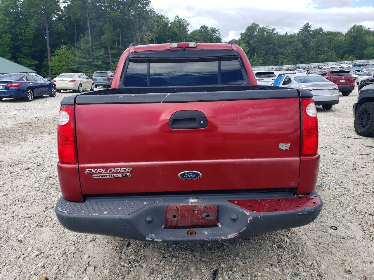 2004 Ford Explorer Sport Trac Red vin: 1FMDU77K24UA28513