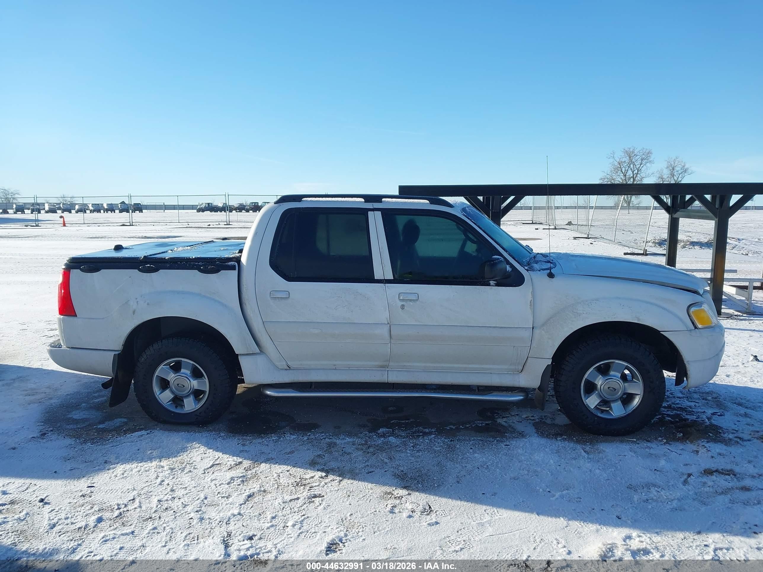 2005 Ford Explorer Sport Trac Adrenalin/xls/xlt White vin: 1FMDU77K85UB28357