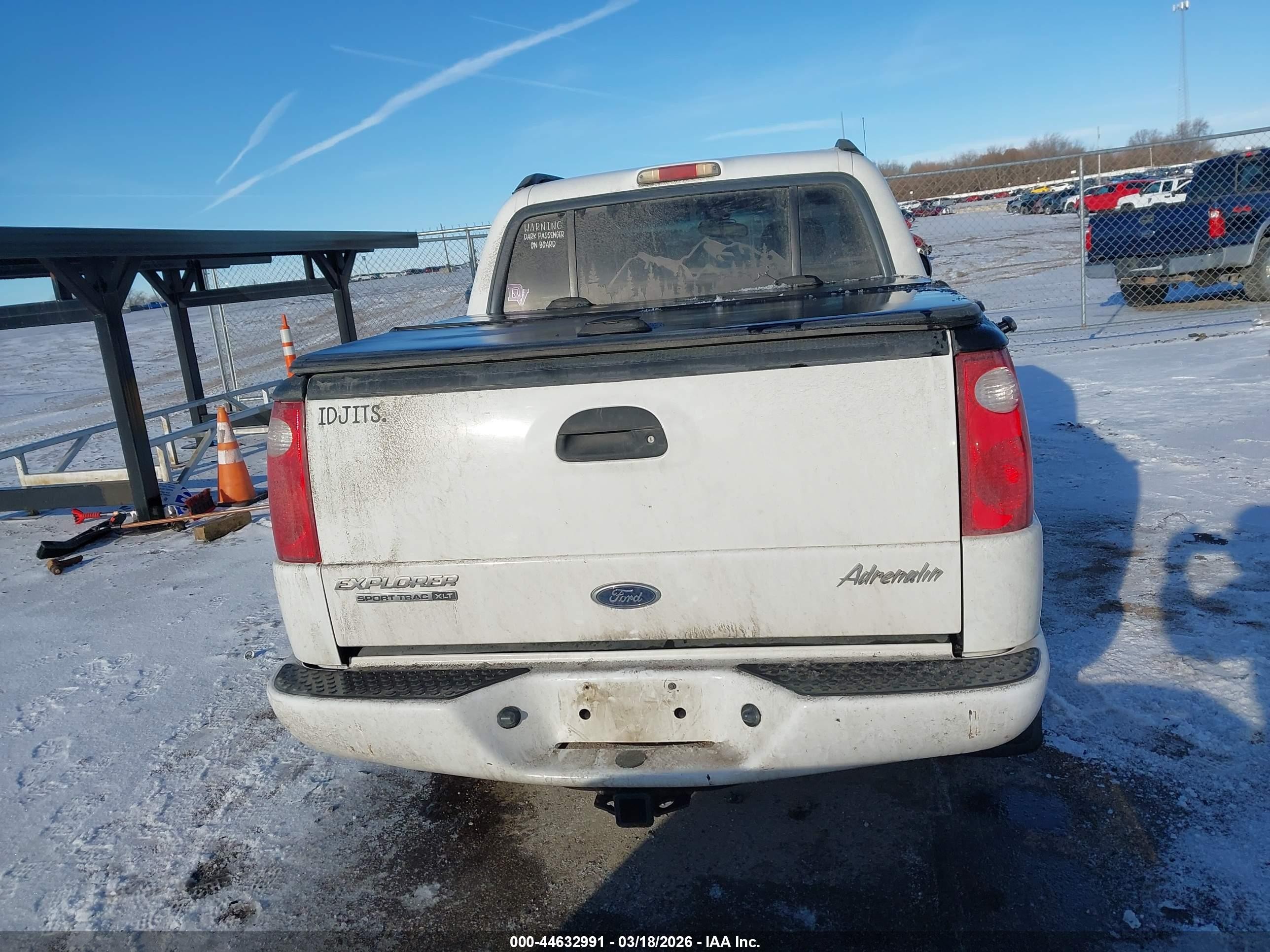 2005 Ford Explorer Sport Trac Adrenalin/xls/xlt White vin: 1FMDU77K85UB28357