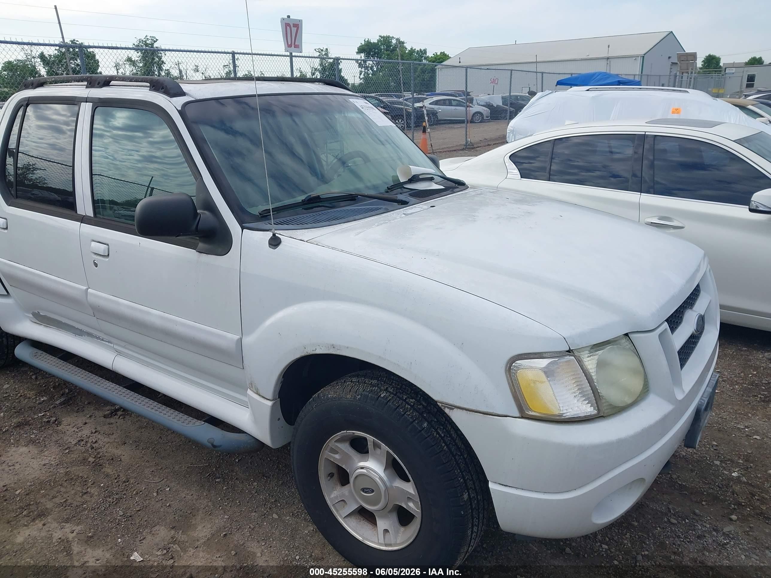 2004 Ford Explorer Sport Trac   Белый vin: 1FMDU77K94UB64993