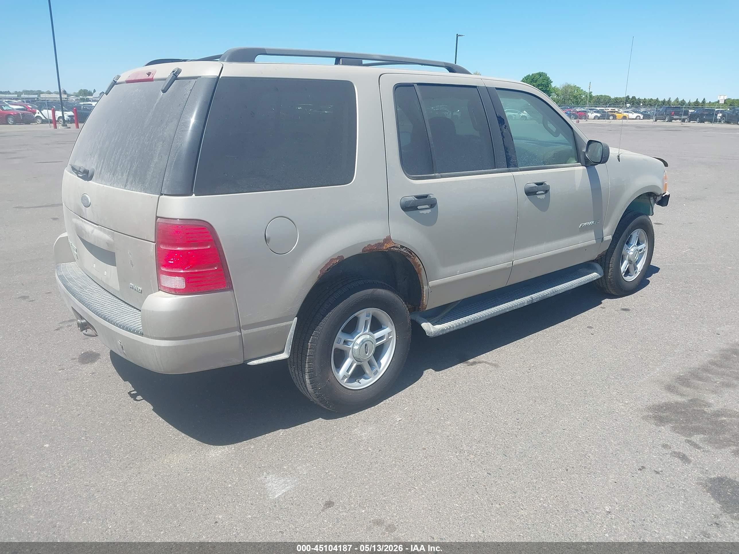 2004 Ford Explorer Xlt Gold vin: 1FMDU83K84ZA37649