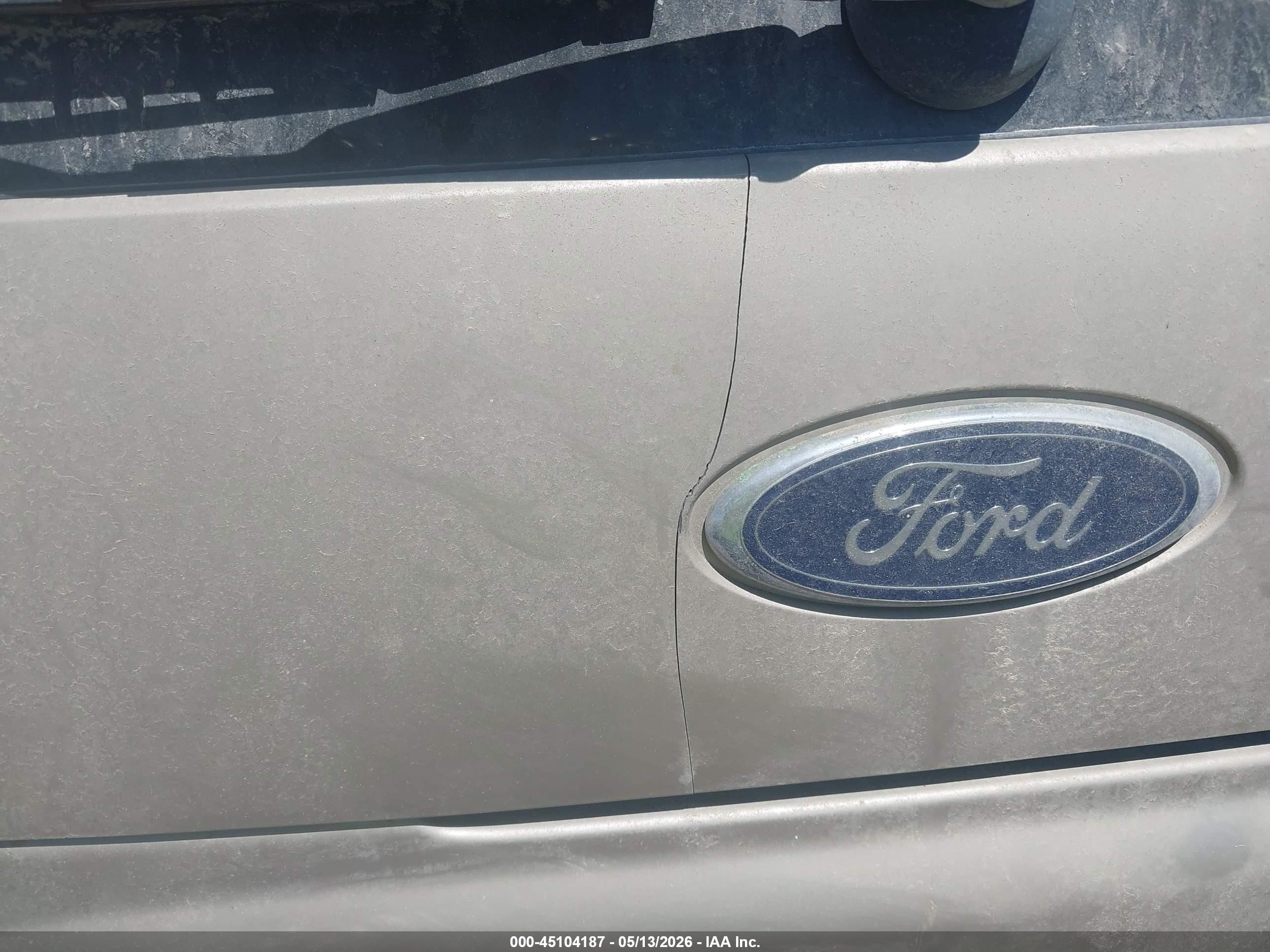 2004 Ford Explorer Xlt Gold vin: 1FMDU83K84ZA37649