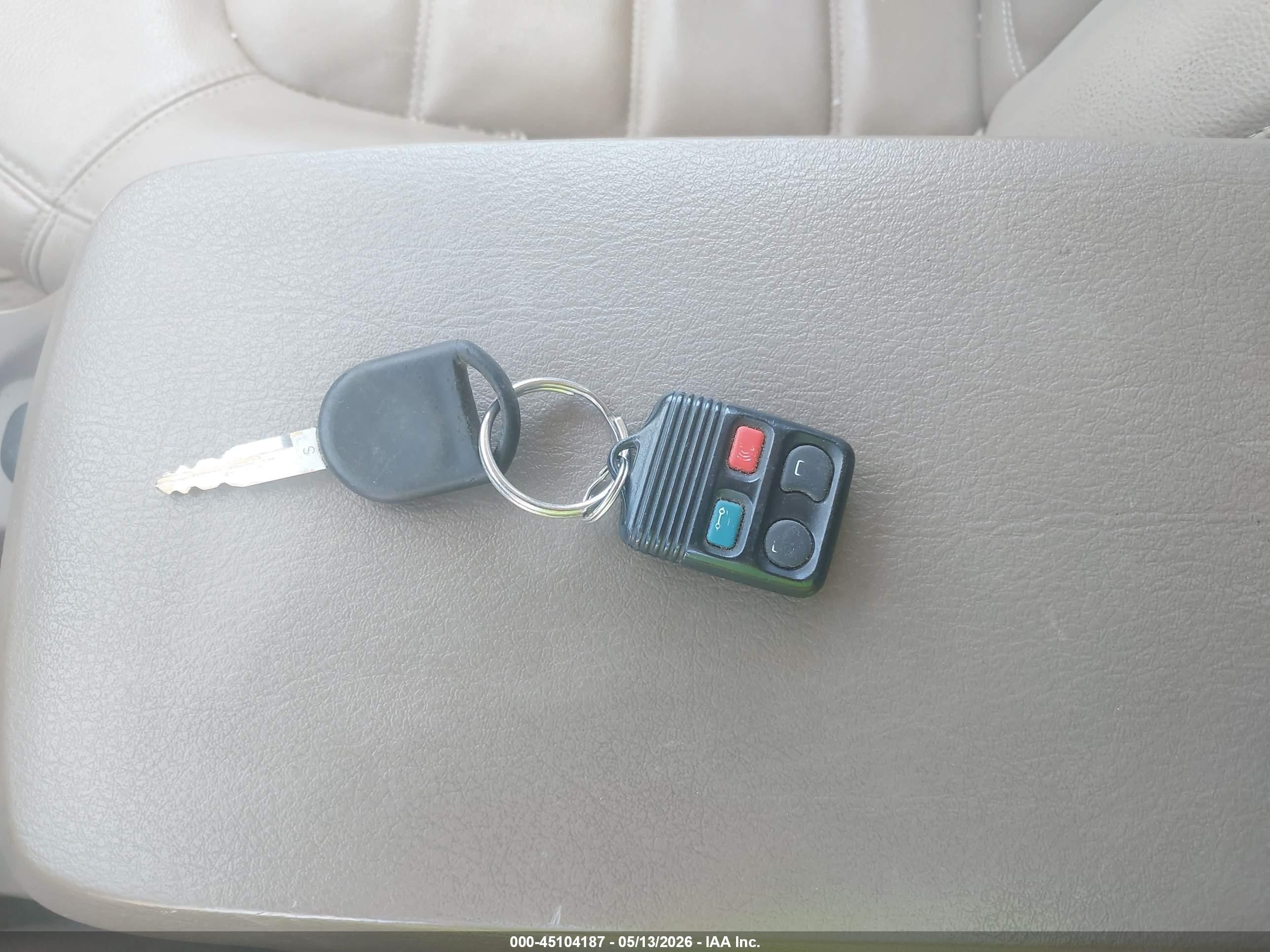 2004 Ford Explorer Xlt Gold vin: 1FMDU83K84ZA37649