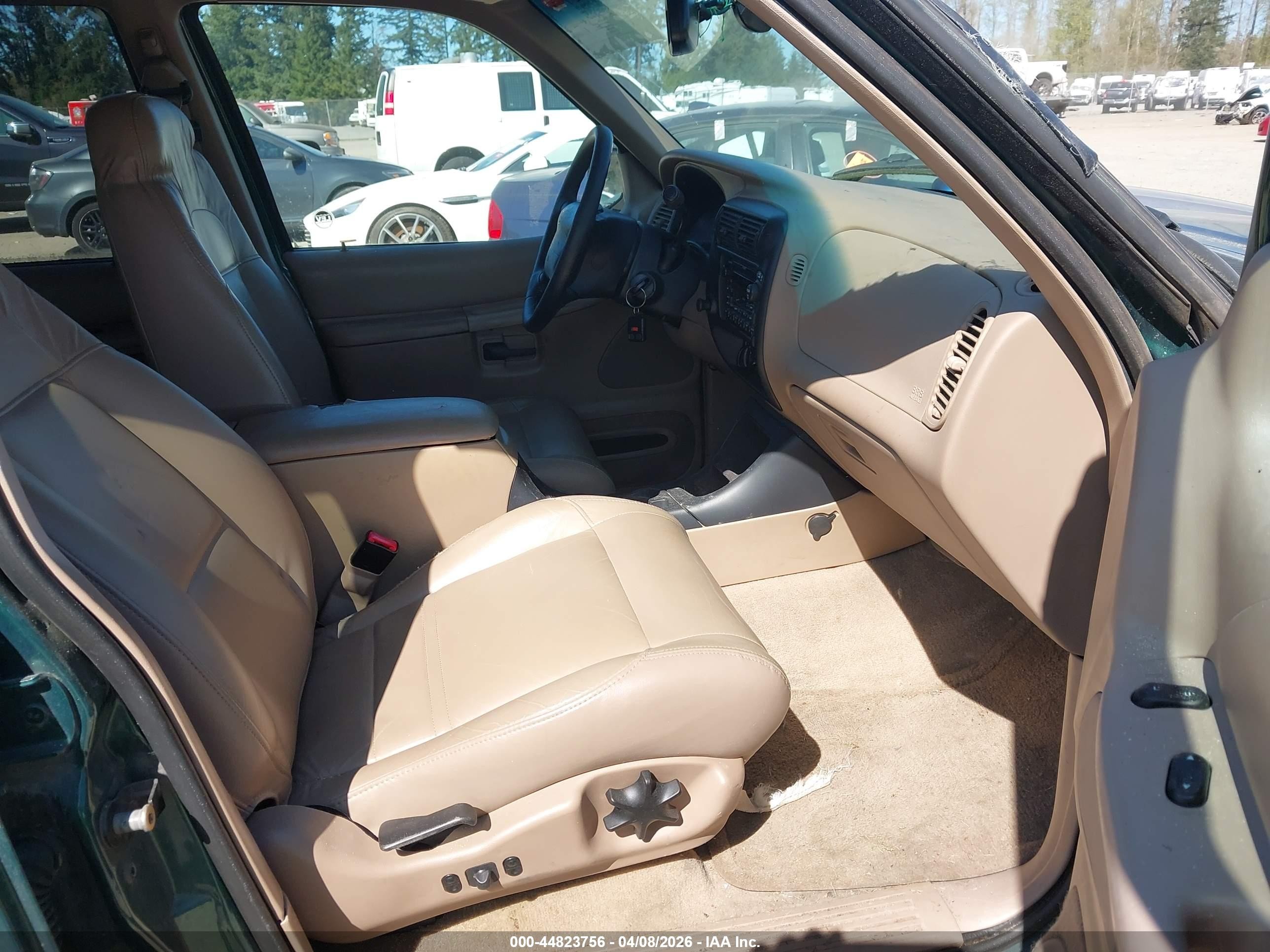 2000 Ford Explorer Xlt Green vin: 1FMDU83P8YZC32720