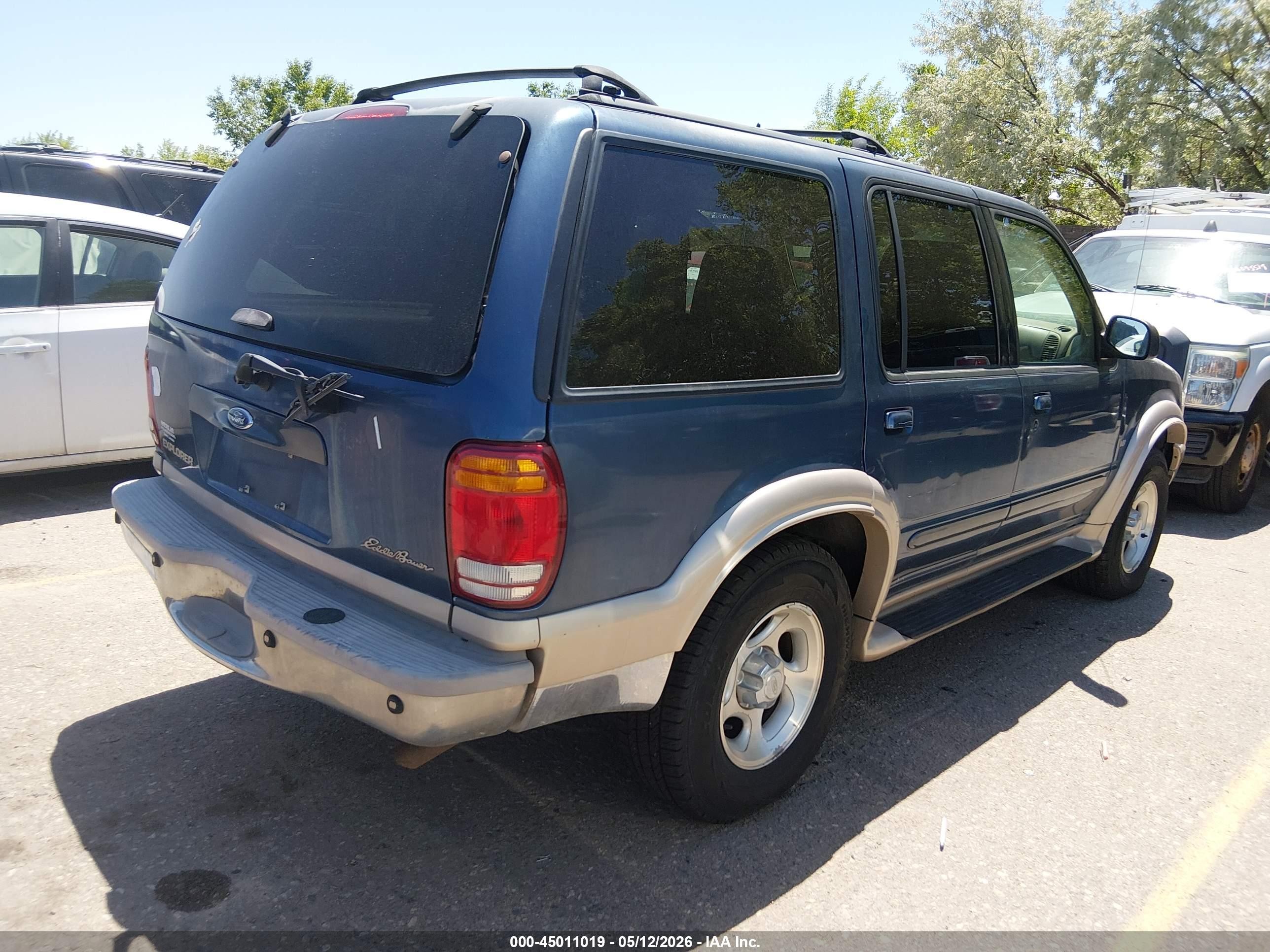 2000 Ford Explorer Eddie Bauer Blue vin: 1FMDU84P1YZA38514