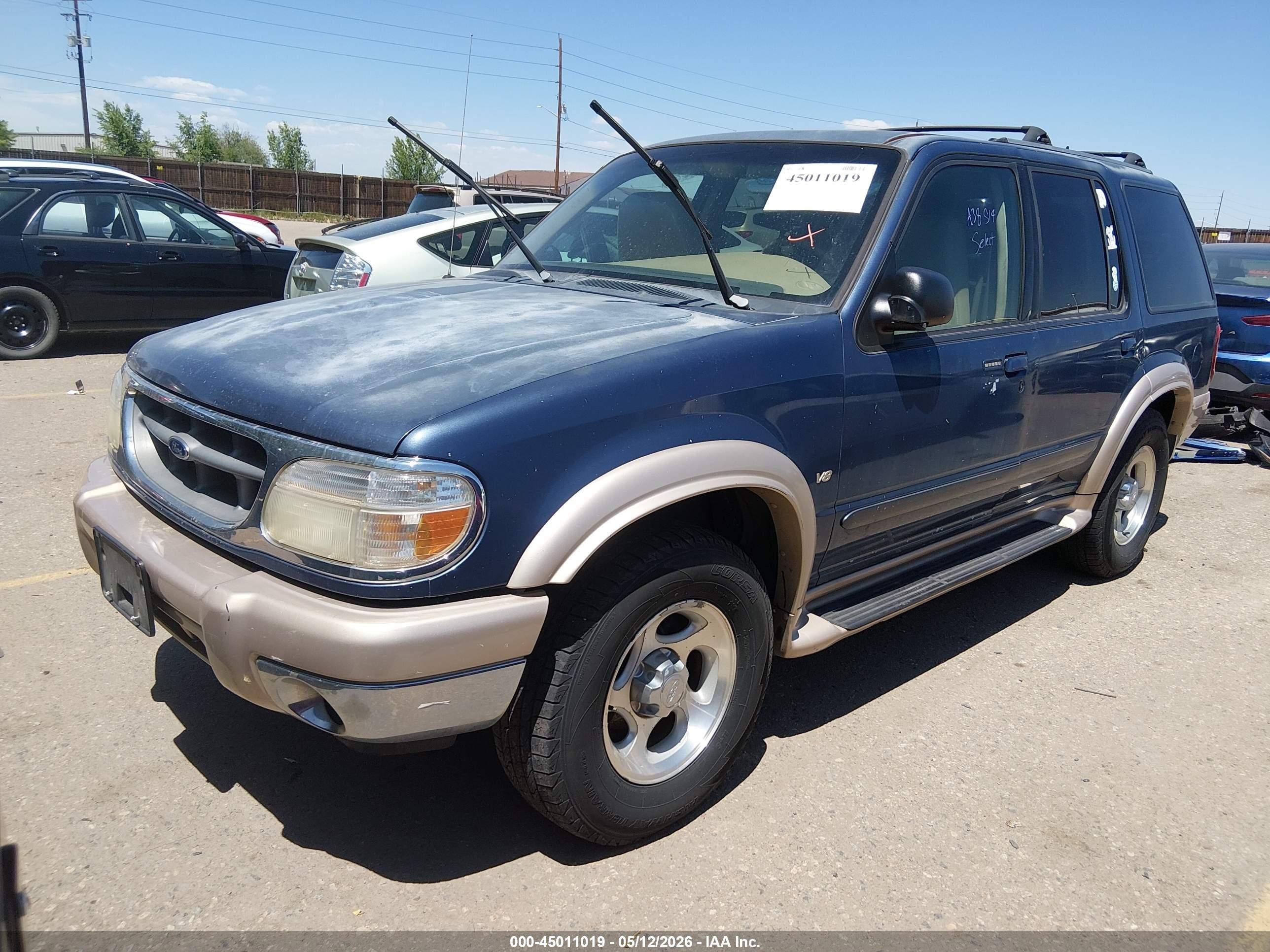 2000 Ford Explorer Eddie Bauer Blue vin: 1FMDU84P1YZA38514