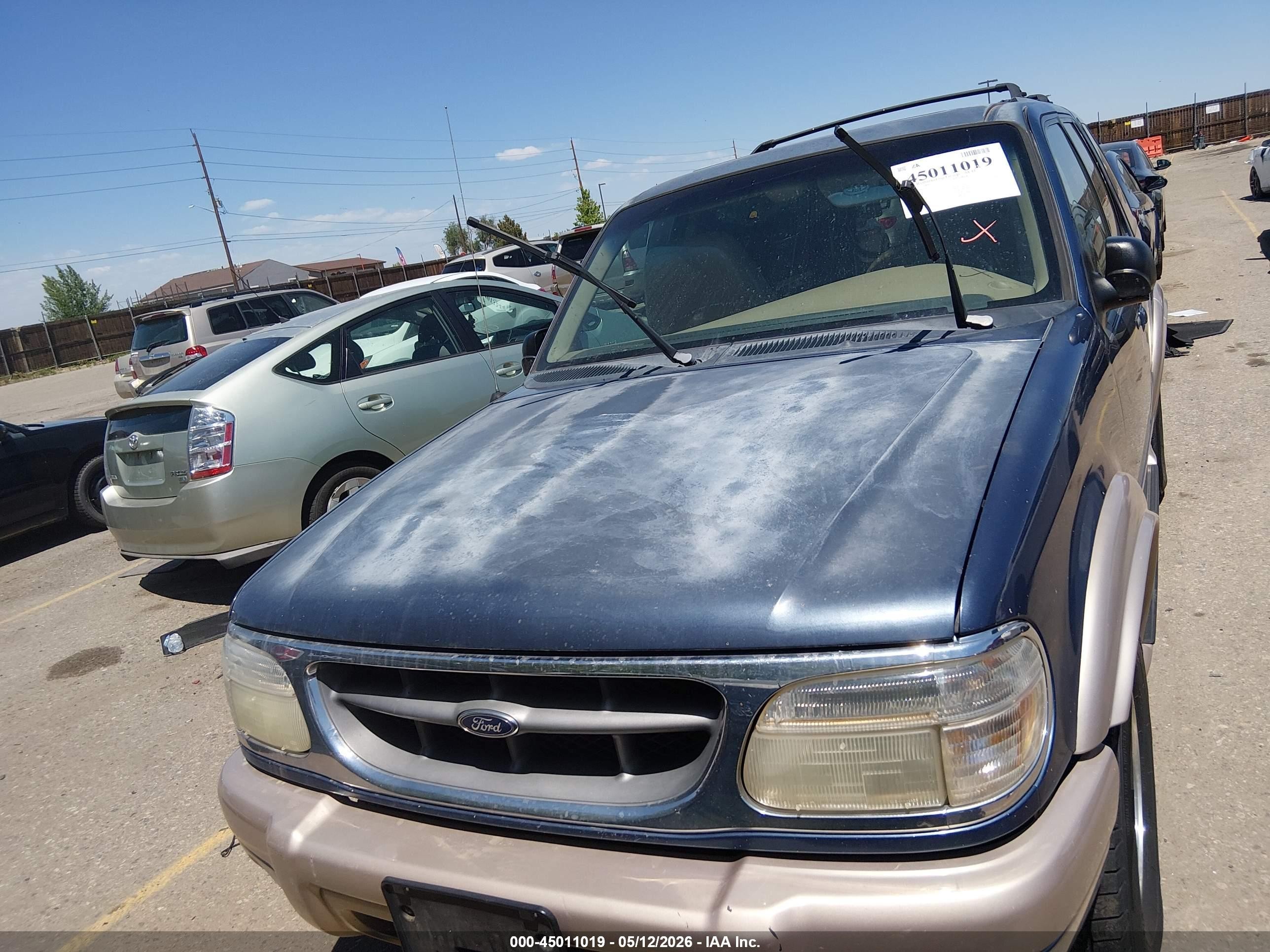 2000 Ford Explorer Eddie Bauer Blue vin: 1FMDU84P1YZA38514