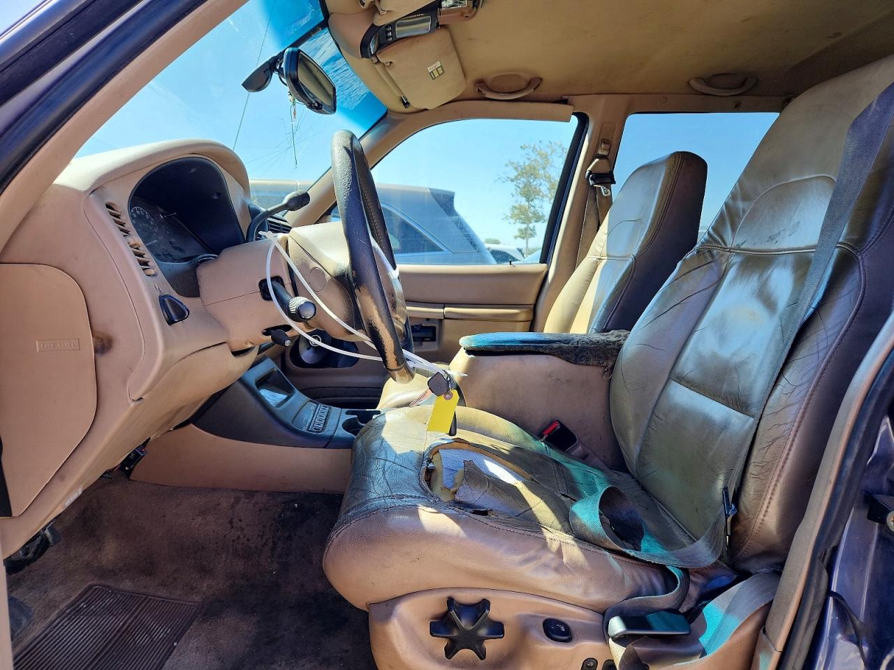 2000 Ford Explorer Eddie Bauer Blue vin: 1FMDU84P8YZB19428
