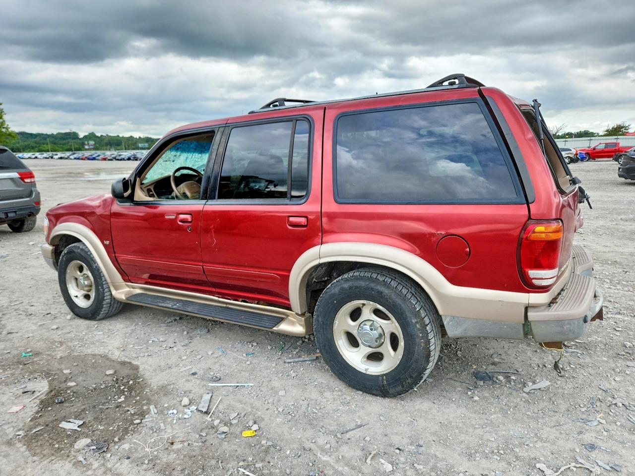 2001 Ford Explorer Eddie Bauer Красный vin: 1FMDU84PX1ZA52773