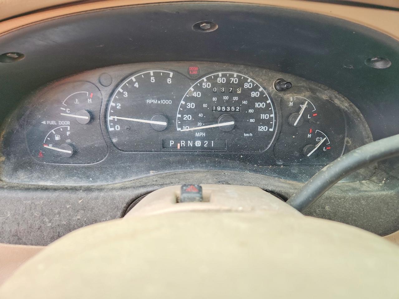 2001 Ford Explorer Eddie Bauer Красный vin: 1FMDU84PX1ZA52773