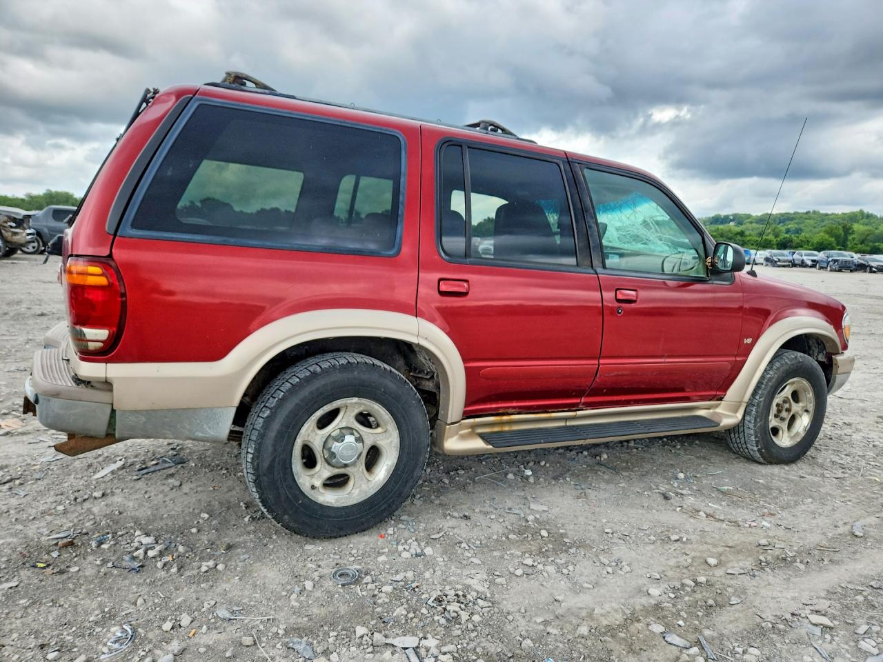 2001 Ford Explorer Eddie Bauer Красный vin: 1FMDU84PX1ZA52773