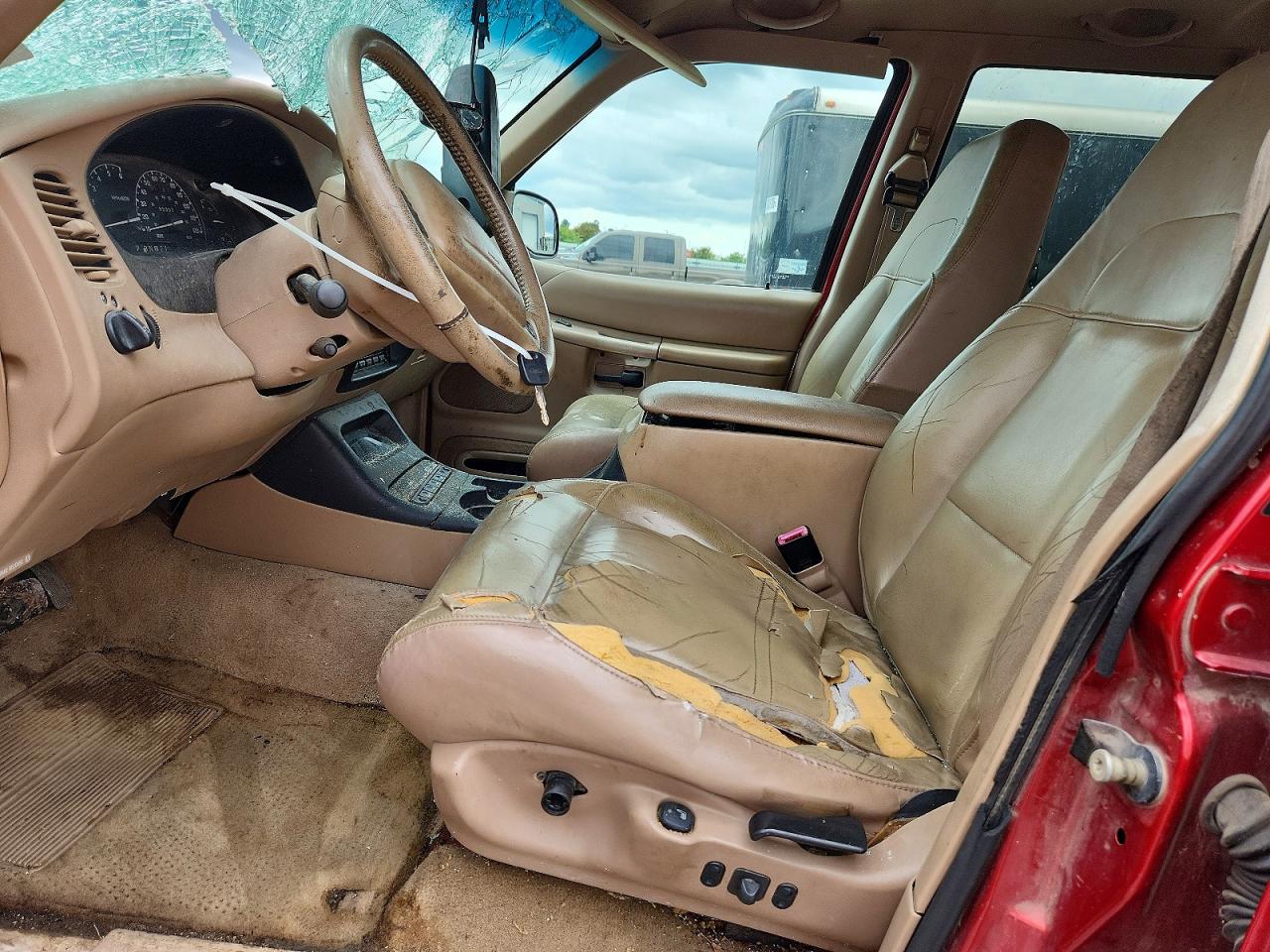 2001 Ford Explorer Eddie Bauer Красный vin: 1FMDU84PX1ZA52773