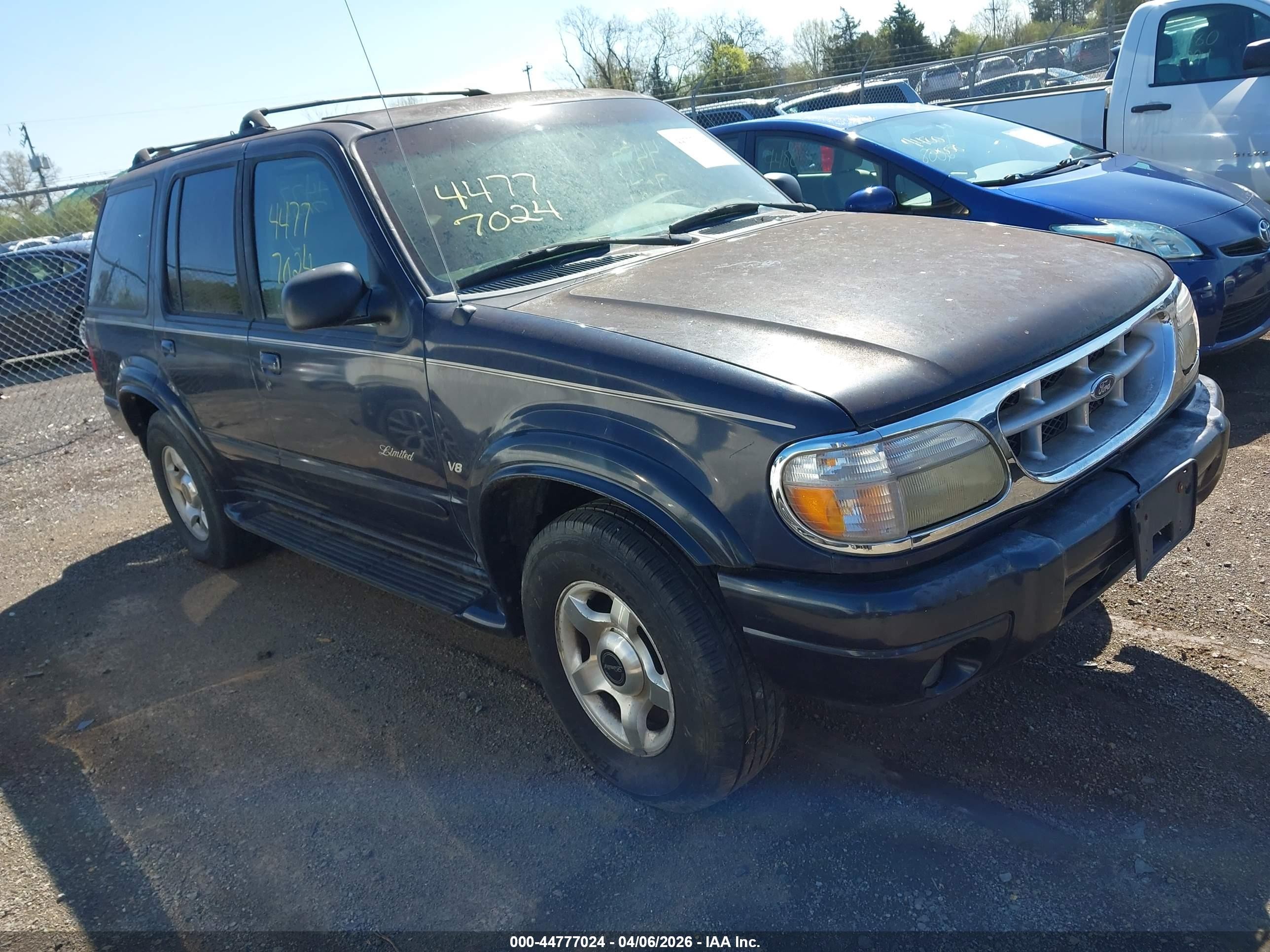 2001 Ford Explorer Limited Синий vin: 1FMDU85P01ZA33986