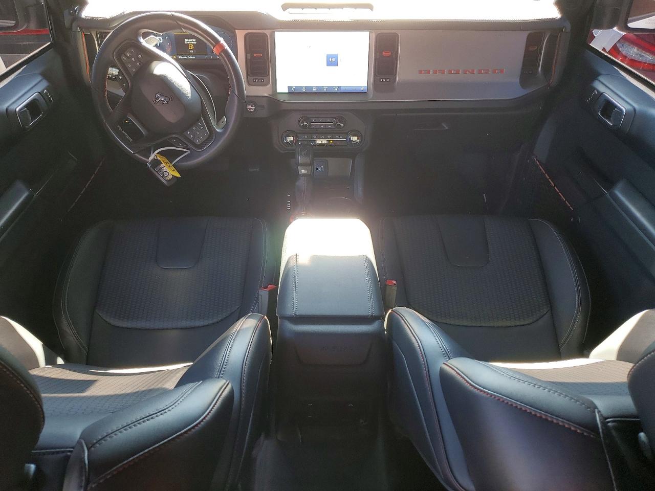2024 Ford Bronco Raptor White vin: 1FMEE0RR2RLA27085