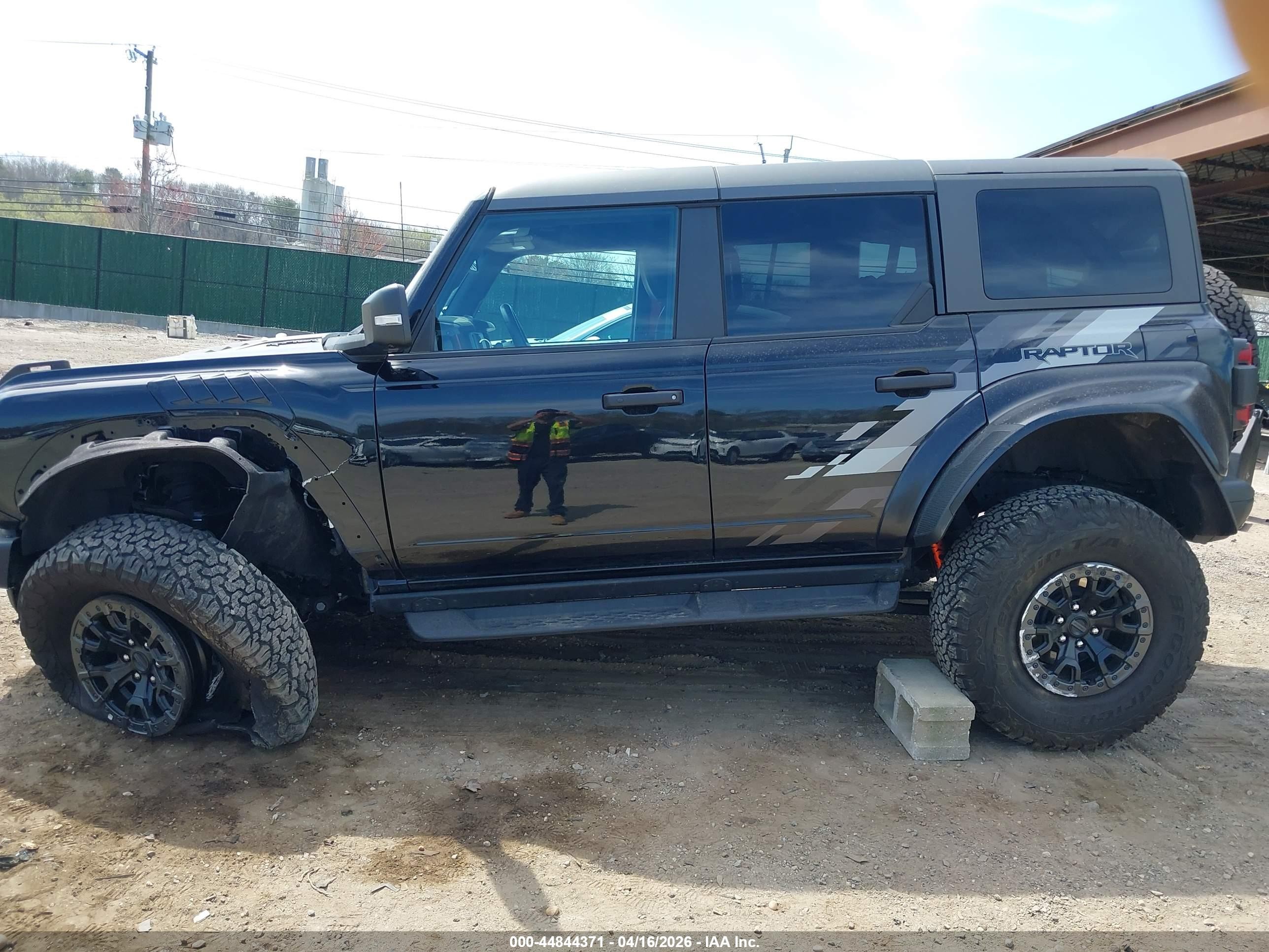 2024 Ford Bronco Raptor Black vin: 1FMEE0RR3RLA62895
