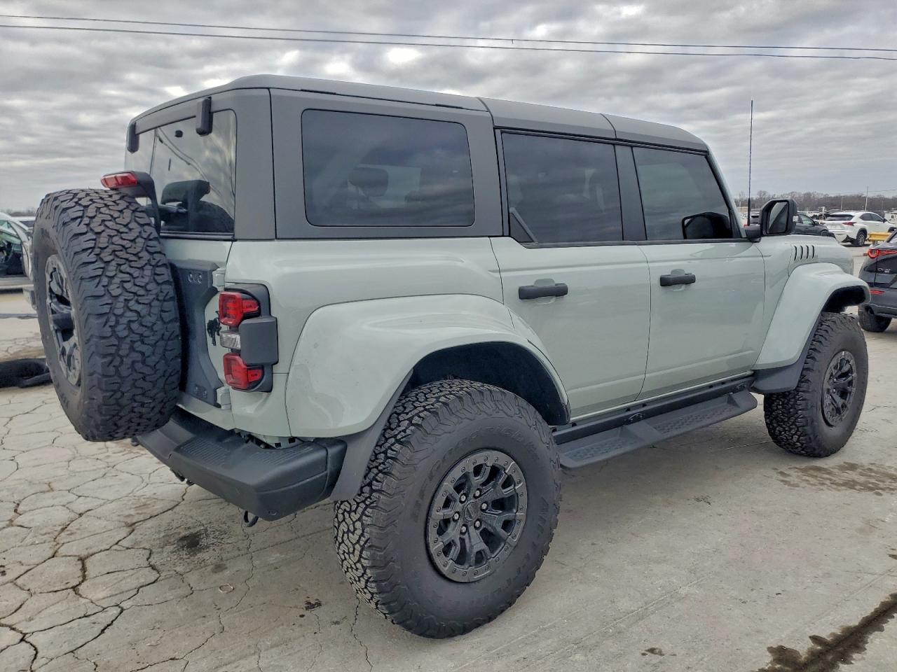 2024 Ford Bronco Raptor Silver vin: 1FMEE0RR5RLA40266