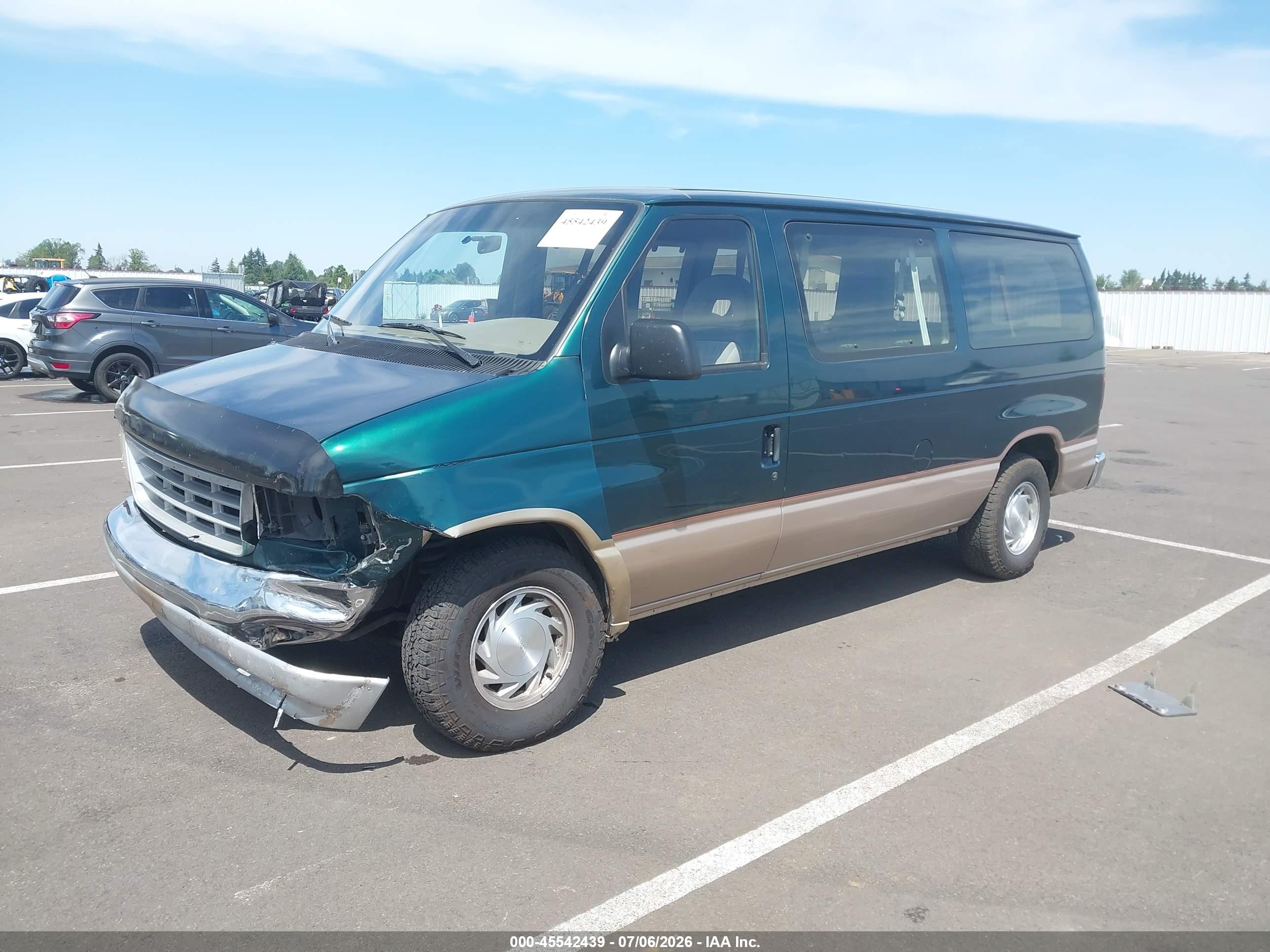 1994 Ford Econoline E150 Бирюзовый vin: 1FMEE11H0RHB10137
