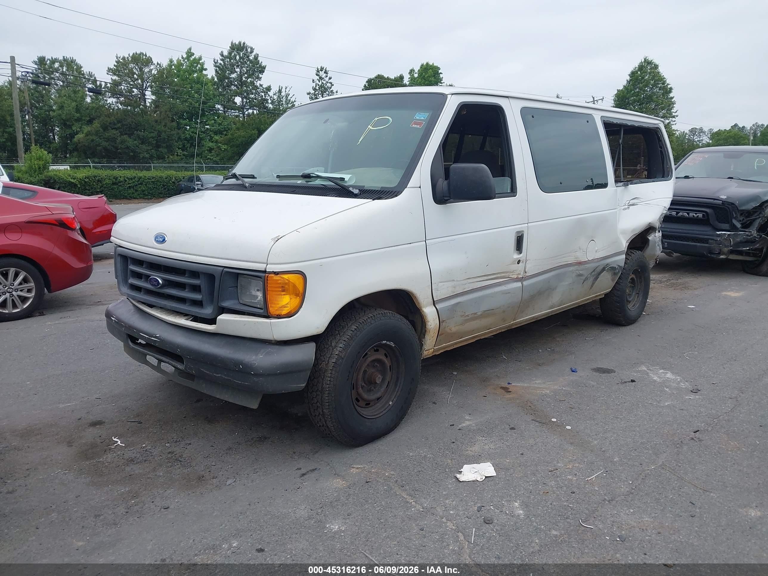 1996 Ford Econoline E150 White vin: 1FMEE11H4THA05320