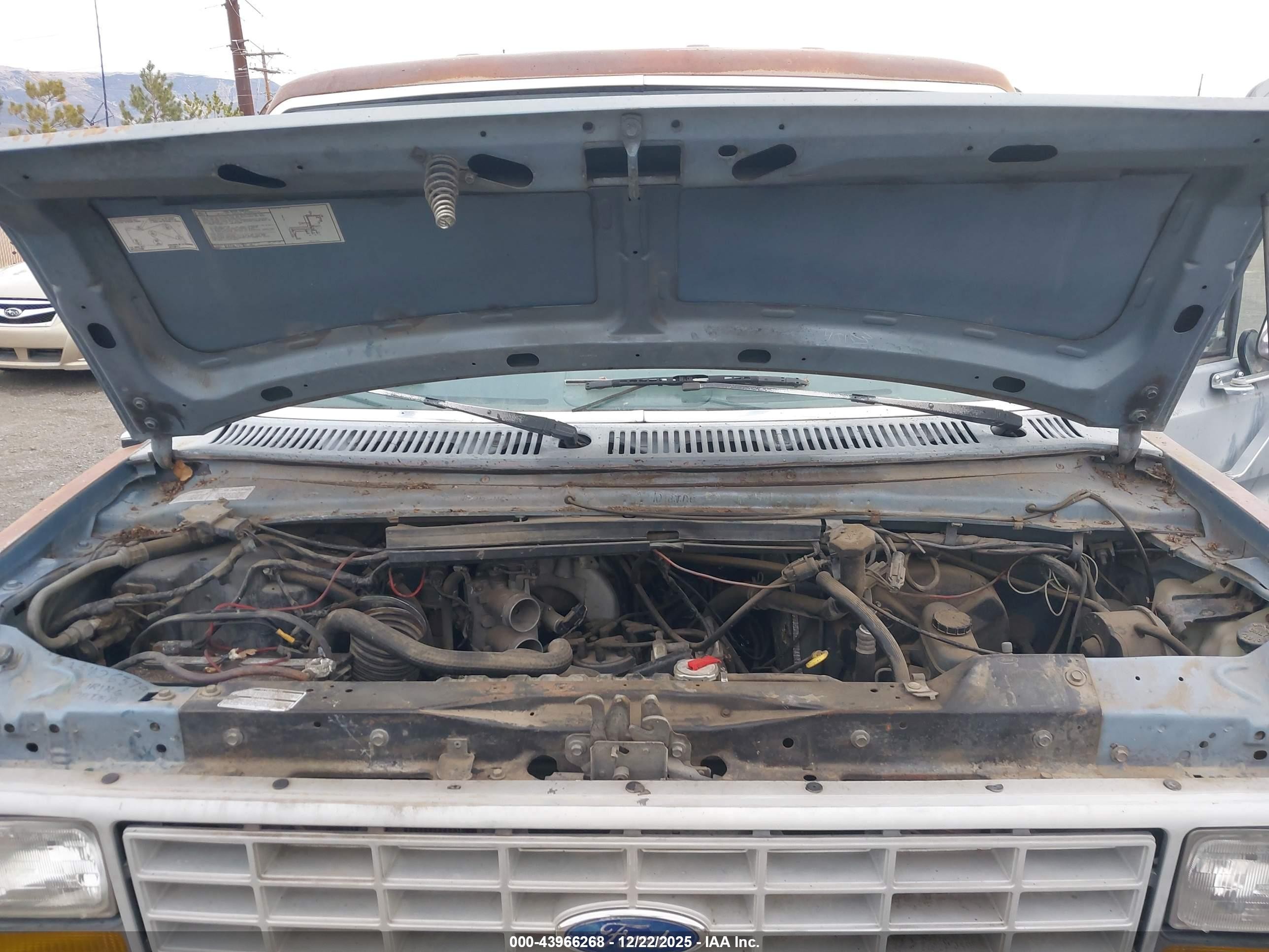 1987 Ford Econoline E150 Gray vin: 1FMEE11N8HHB02498