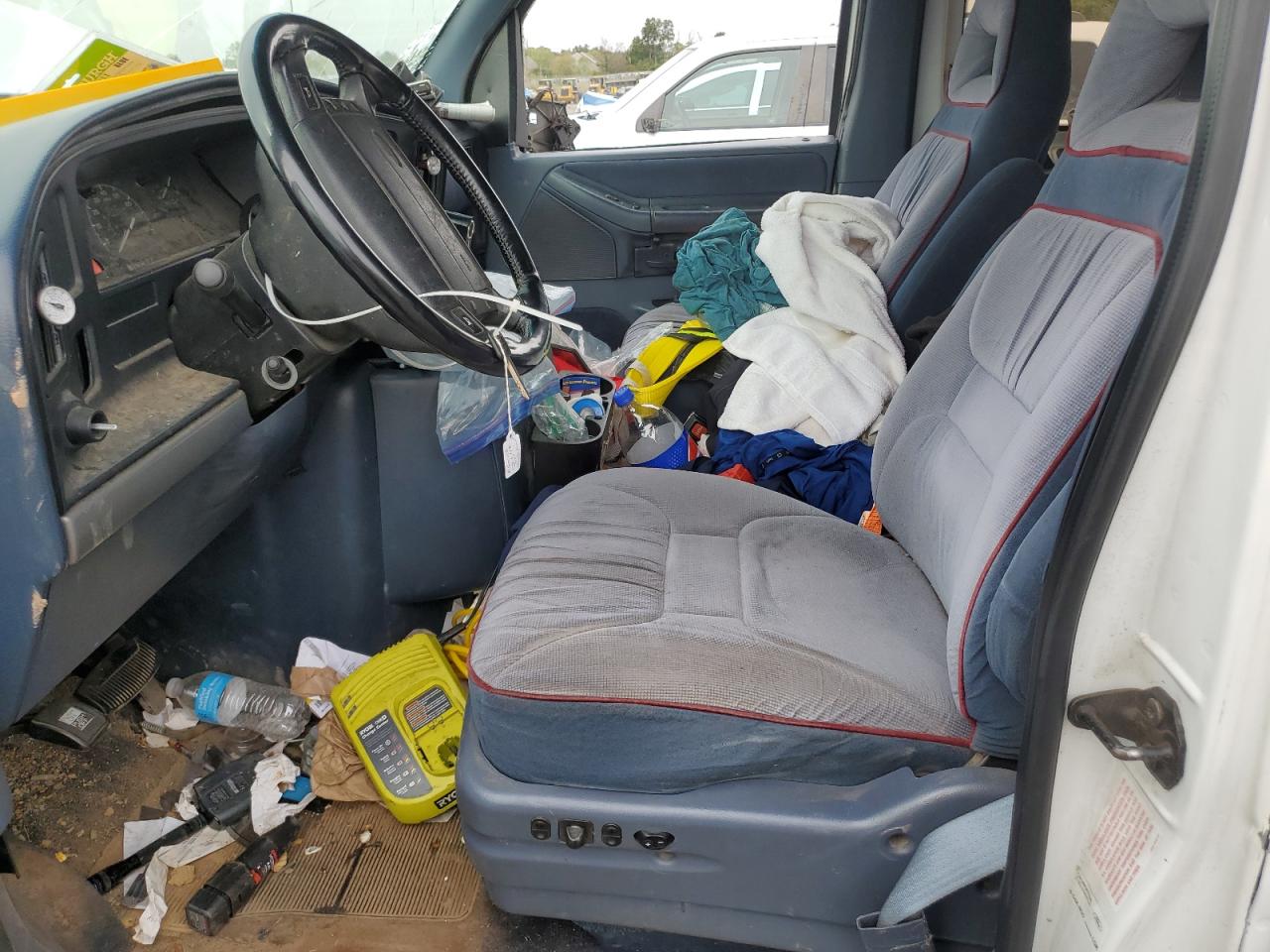 1994 Ford Econoline E150 Two Tone vin: 1FMEE11N8RHA37203
