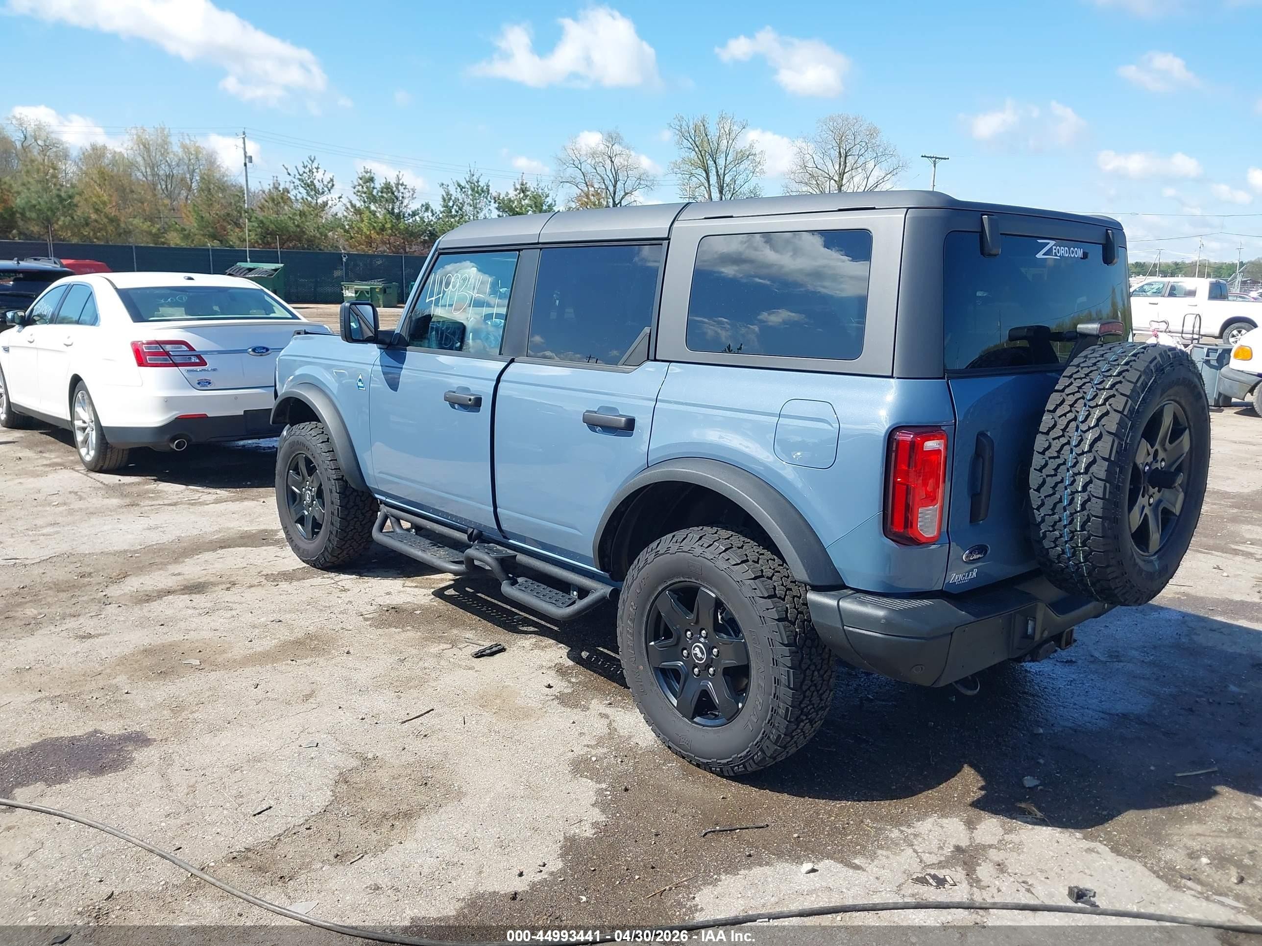 2024 Ford Bronco Black Diamond Pewter vin: 1FMEE1BP4RLA08617