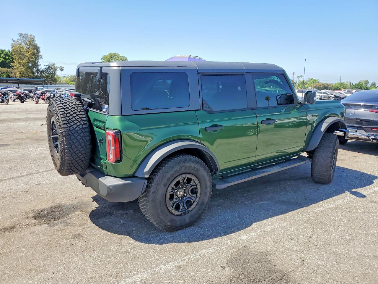 2024 Ford Bronco Wildtrak Green vin: 1FMEE2BP8RLB50393