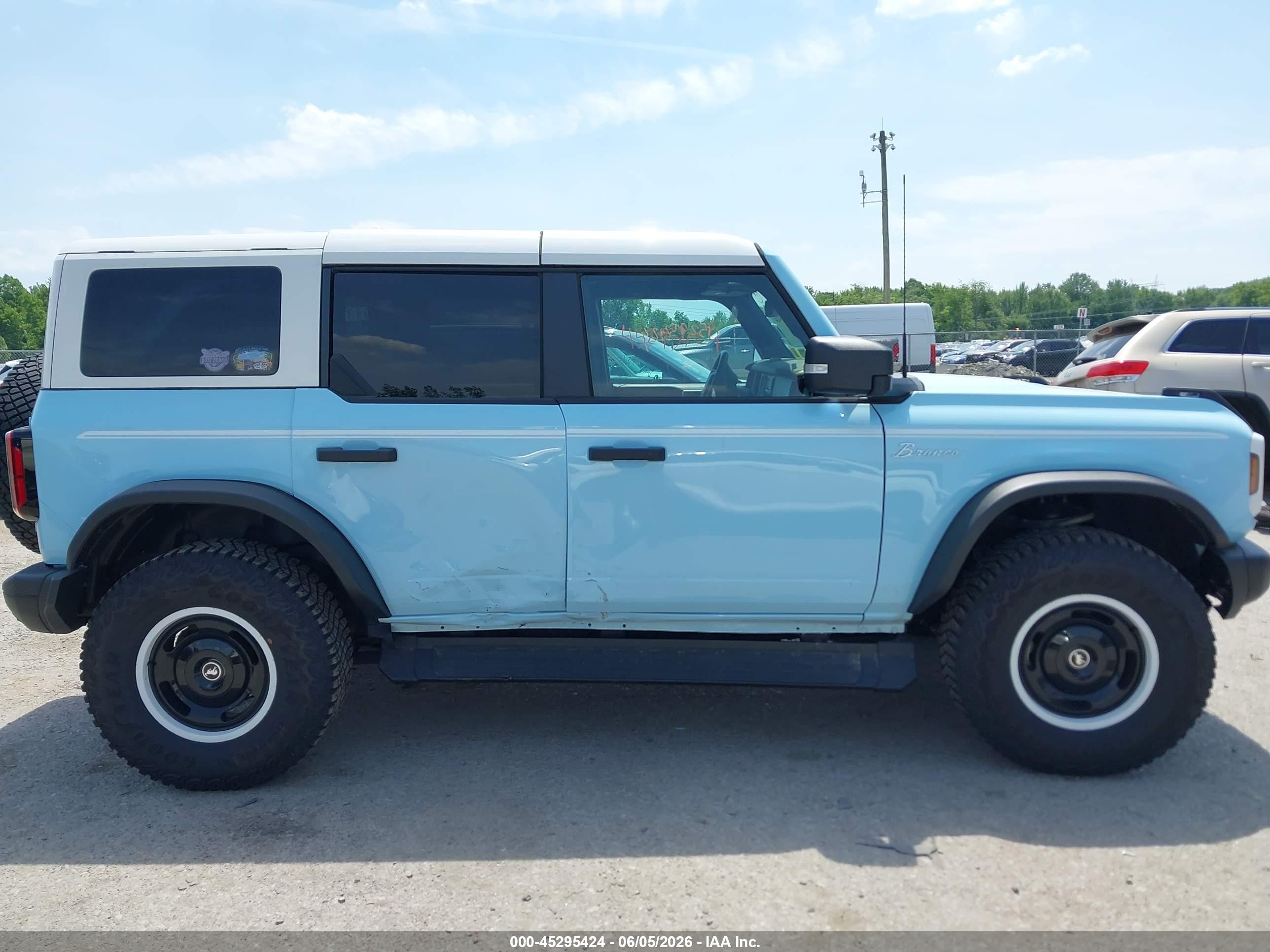 2023 Ford Bronco Heritage Limited Edition Blue vin: 1FMEE4GP5PLA71443