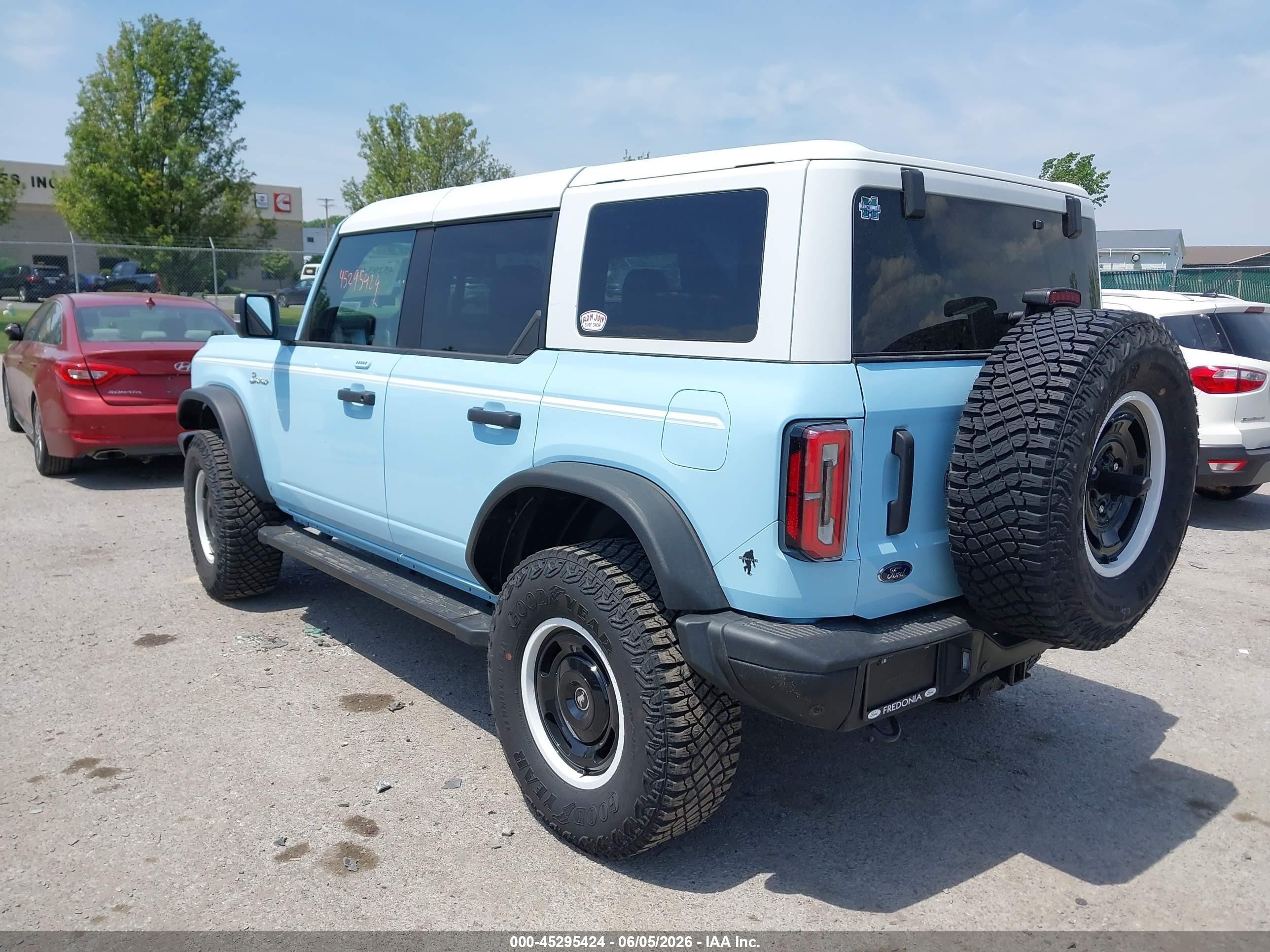 2023 Ford Bronco Heritage Limited Edition Blue vin: 1FMEE4GP5PLA71443