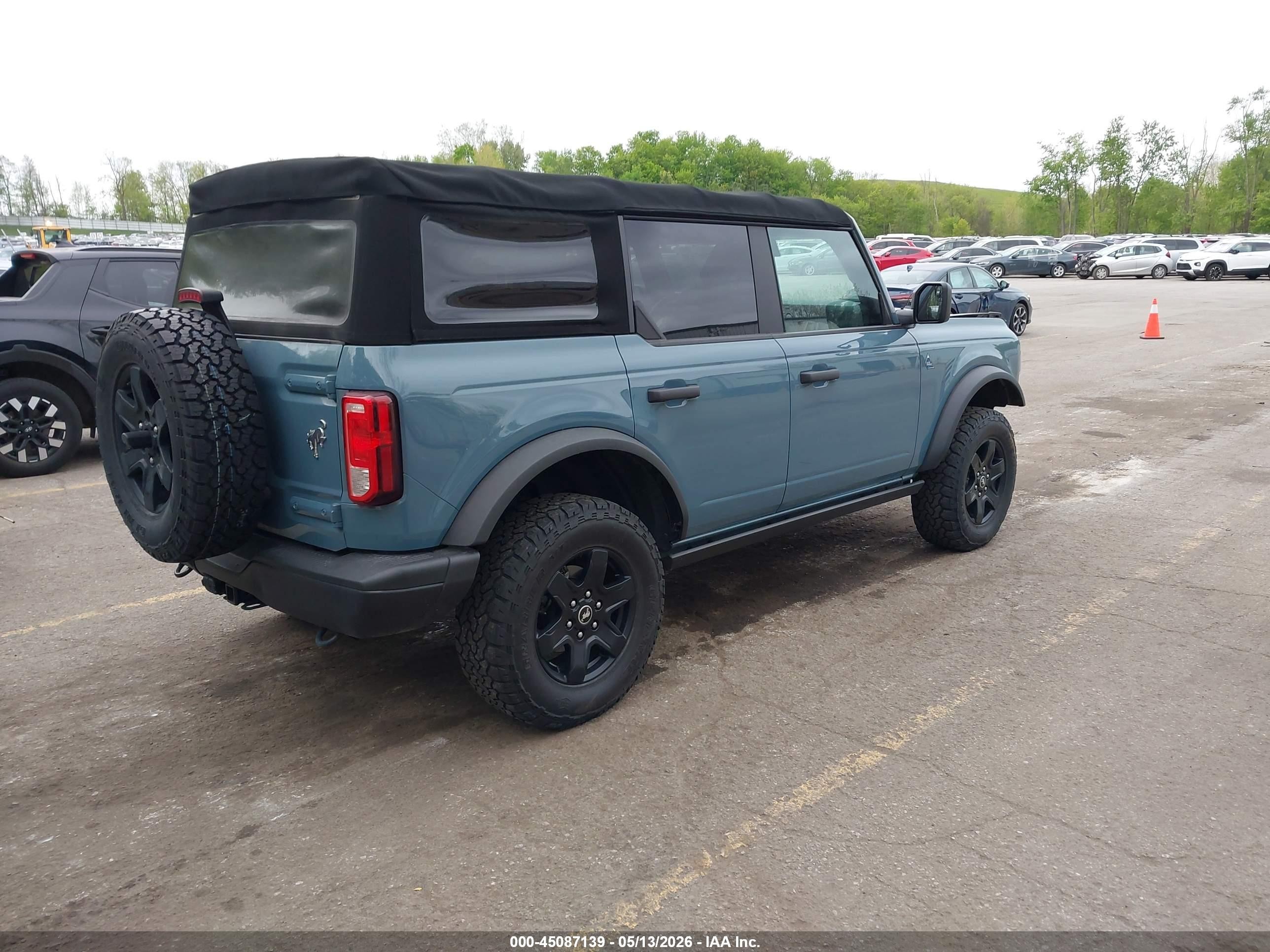 2021 Ford Bronco Black Diamond Blue vin: 1FMEE5BP0MLA68829
