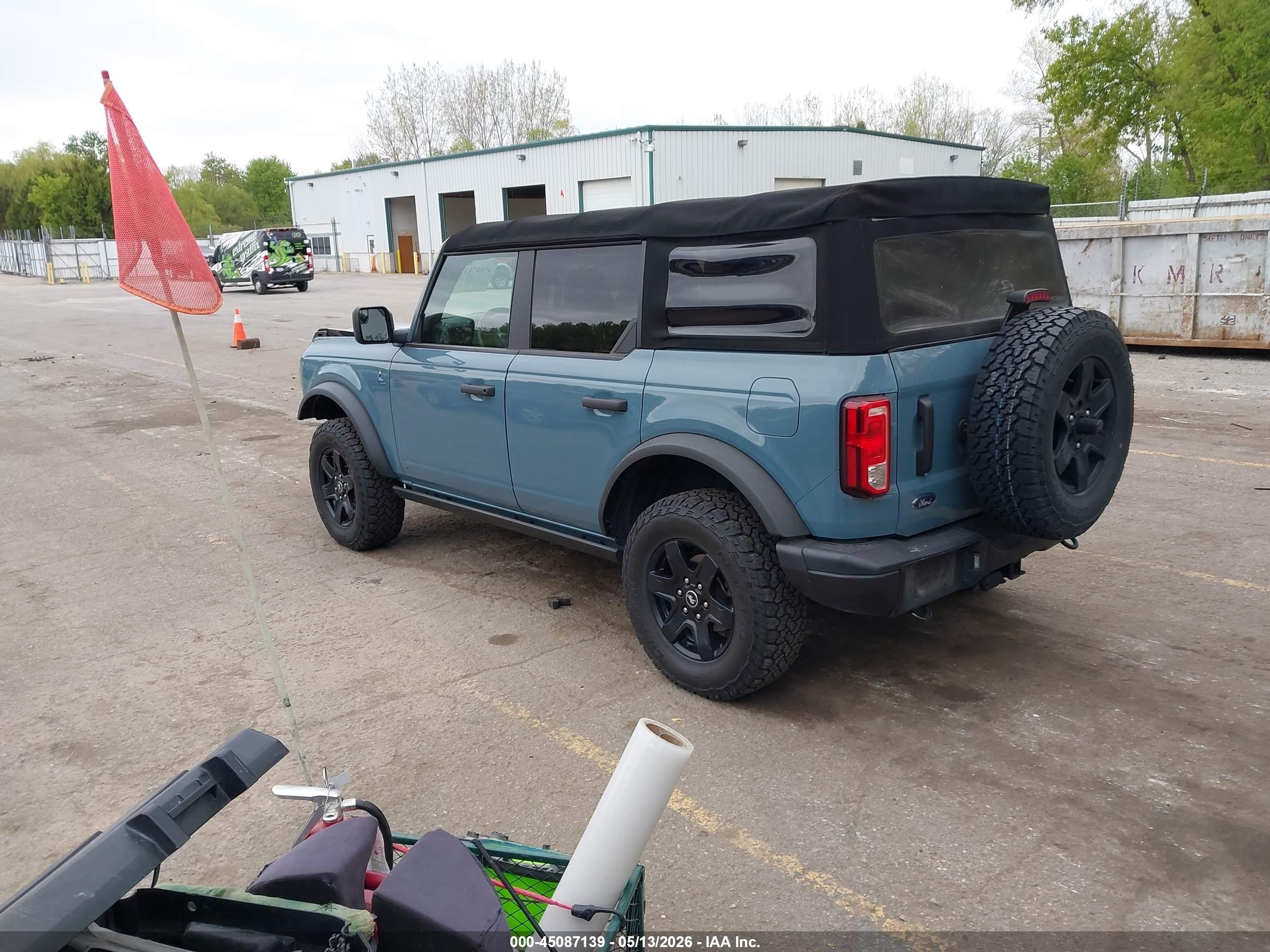 2021 Ford Bronco Black Diamond Blue vin: 1FMEE5BP0MLA68829