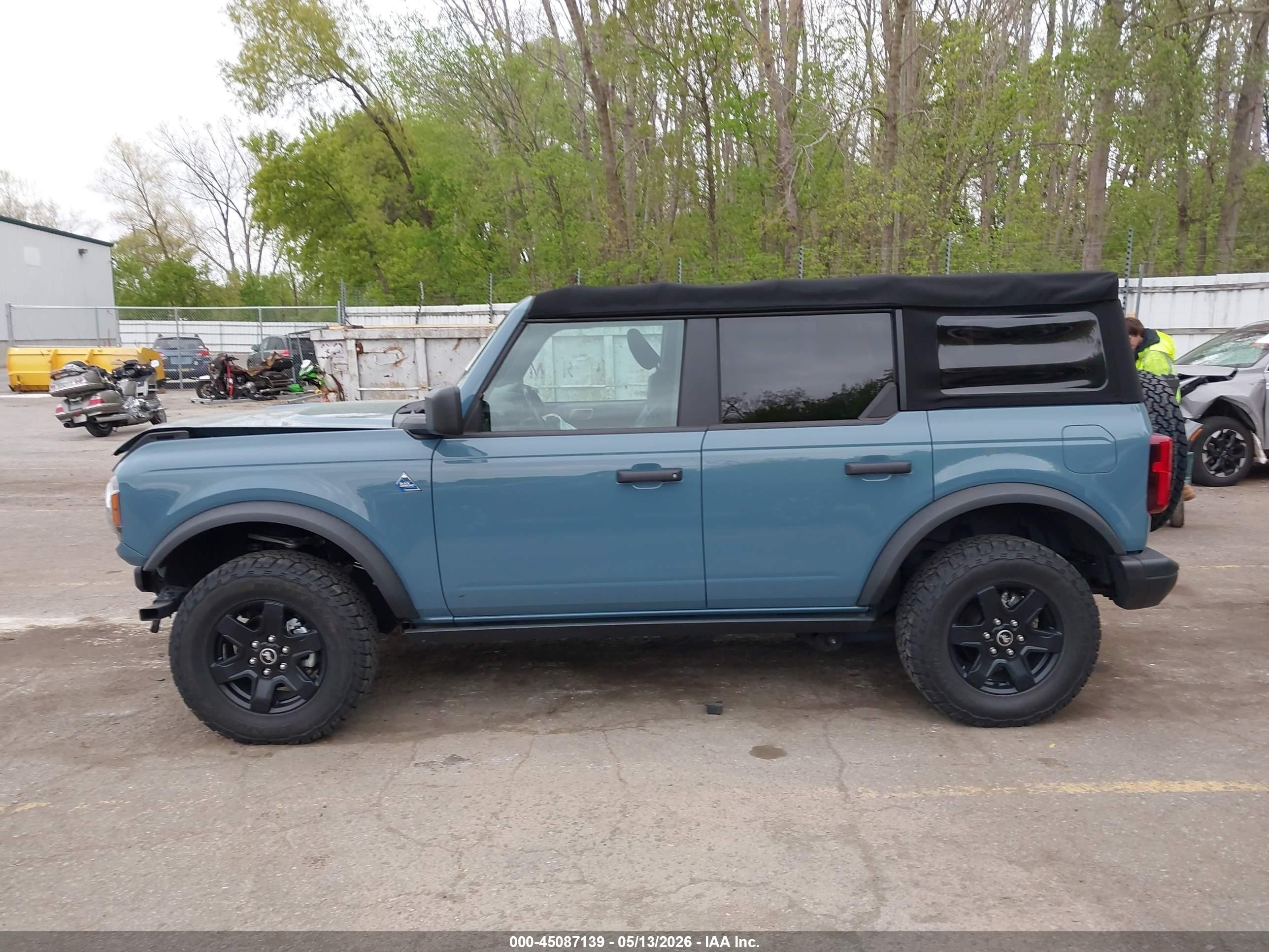 2021 Ford Bronco Black Diamond Blue vin: 1FMEE5BP0MLA68829