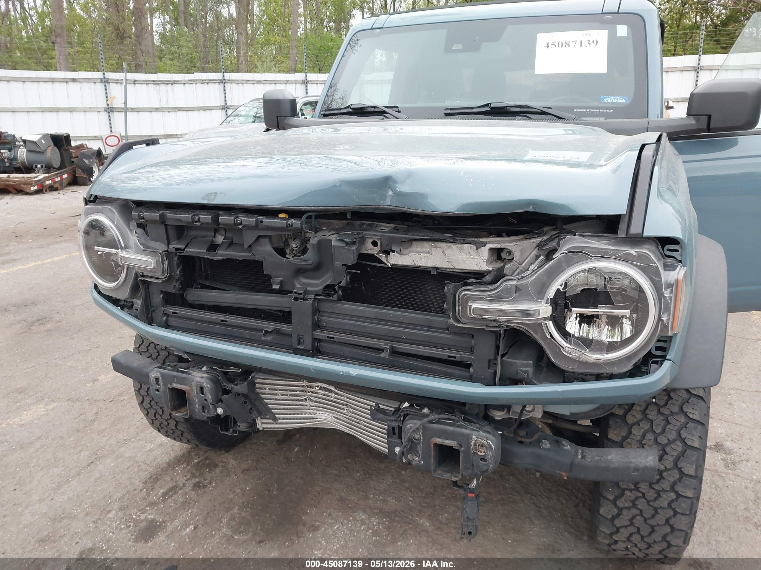 2021 Ford Bronco Black Diamond Blue vin: 1FMEE5BP0MLA68829