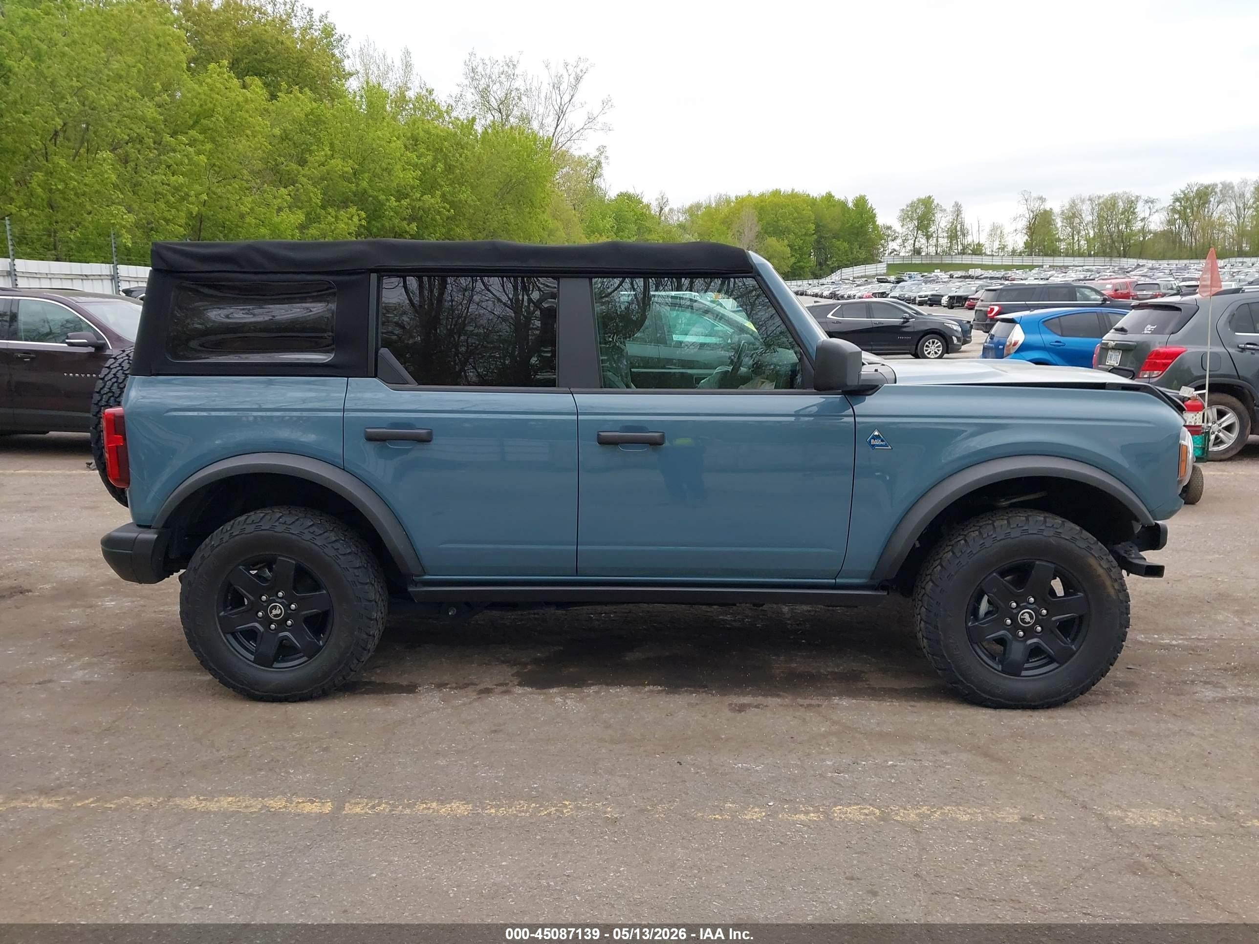 2021 Ford Bronco Black Diamond Blue vin: 1FMEE5BP0MLA68829