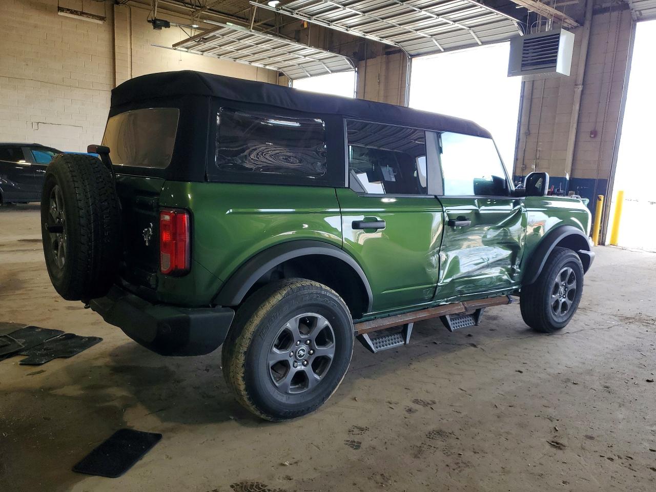 2023 Ford Bronco Base Green vin: 1FMEE5BPXPLB60664