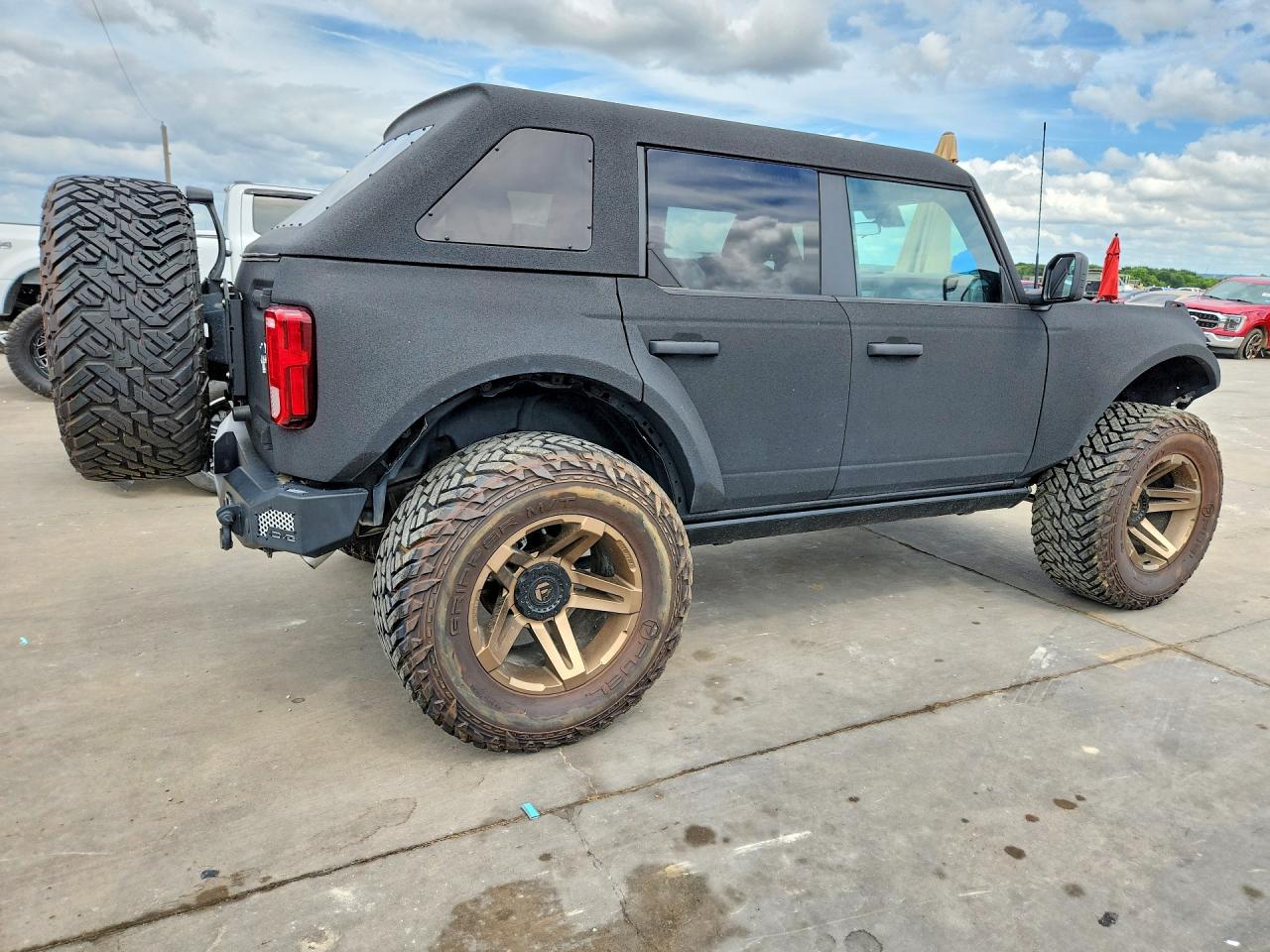 2023 Ford Bronco Base Black vin: 1FMEE5BPXPLB79358