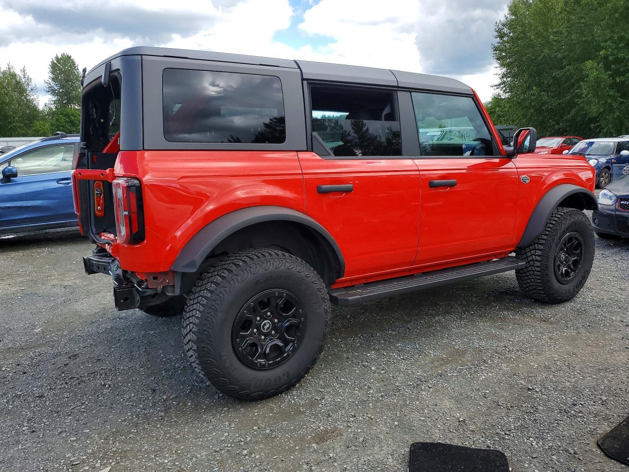 2022 Ford Bronco Base Red vin: 1FMEE5DP0NLB78973