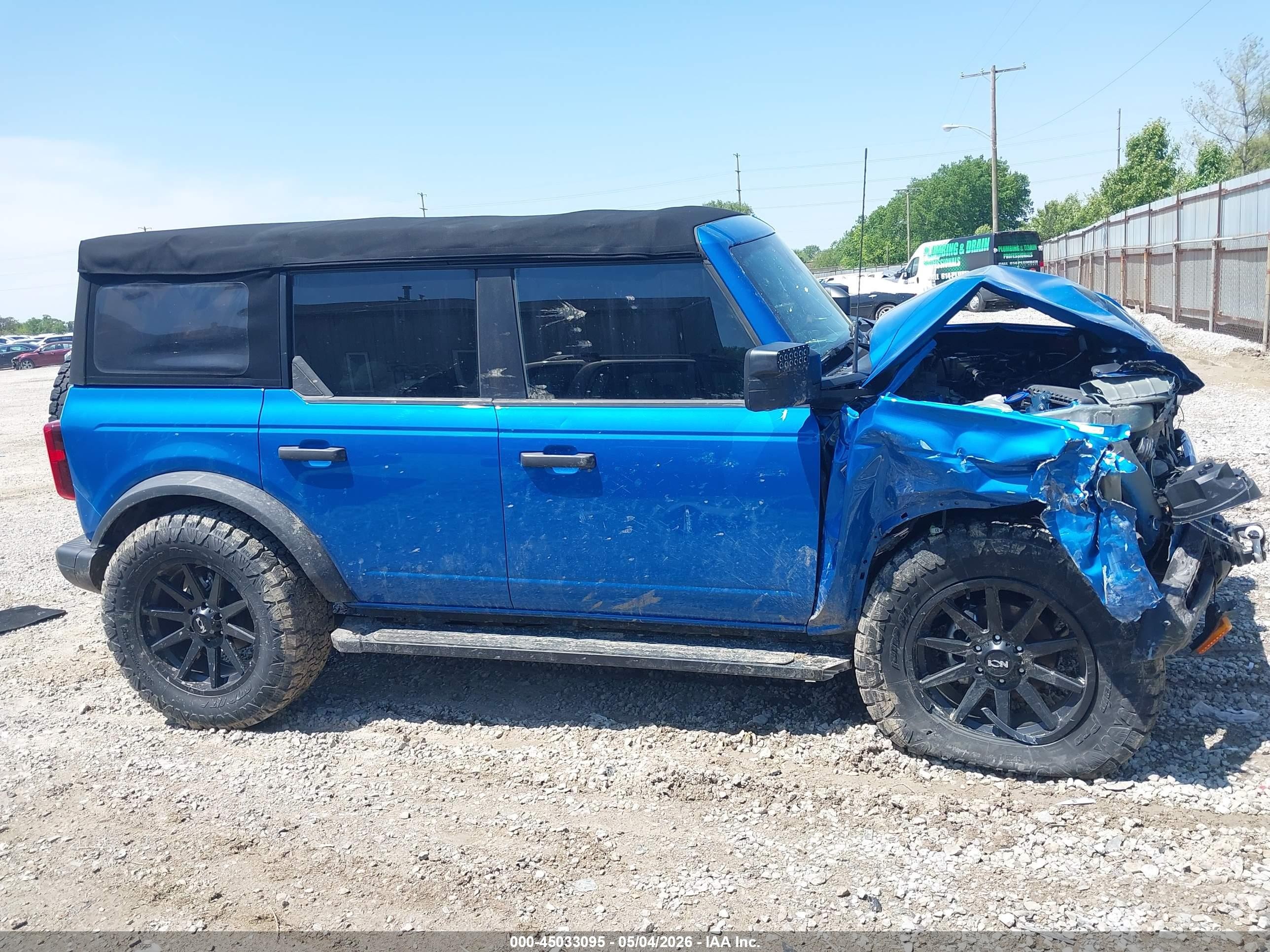 2023 Ford Bronco Black Diamond Blue vin: 1FMEE5DP0PLA90377