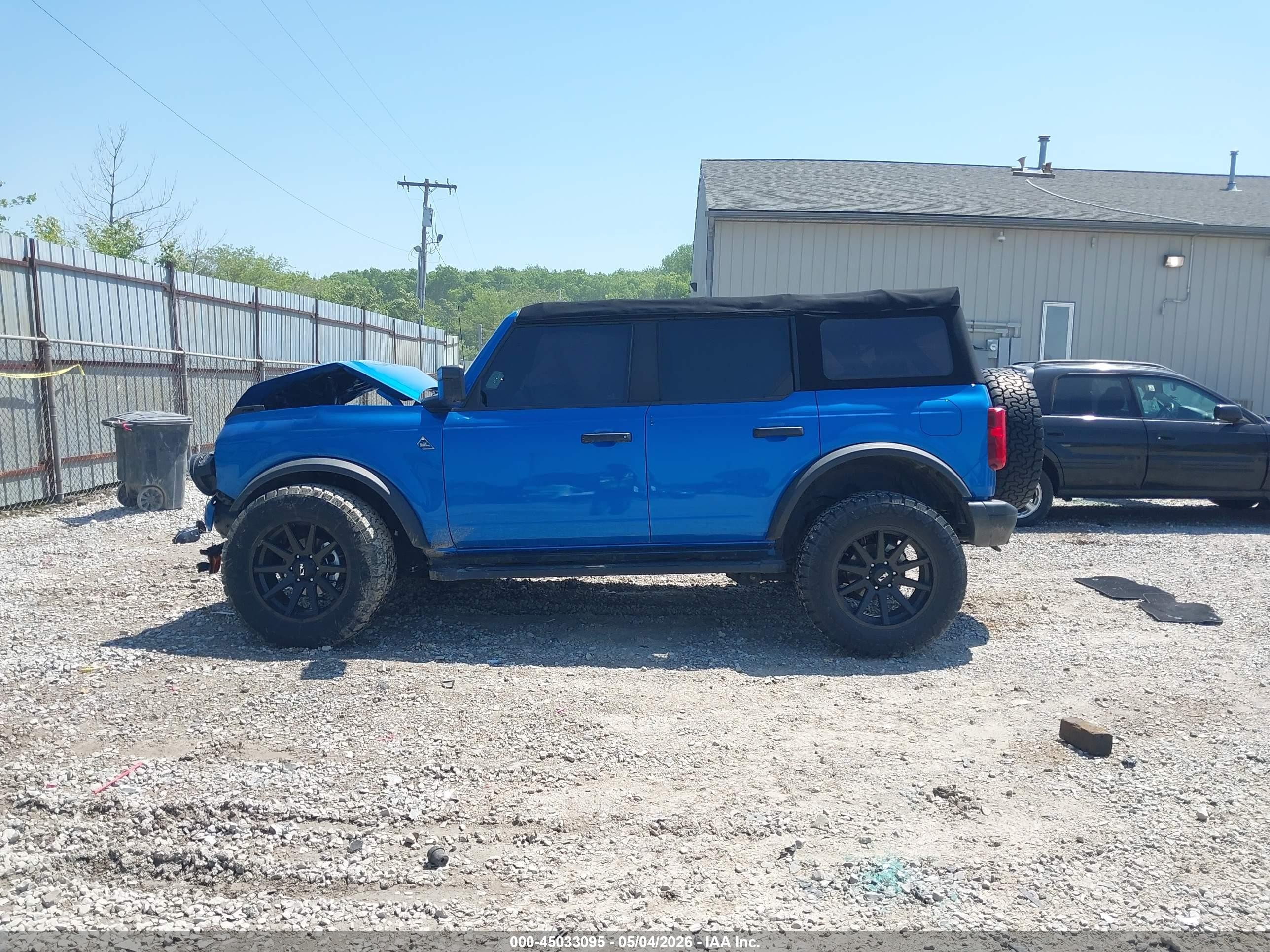 2023 Ford Bronco Black Diamond Blue vin: 1FMEE5DP0PLA90377