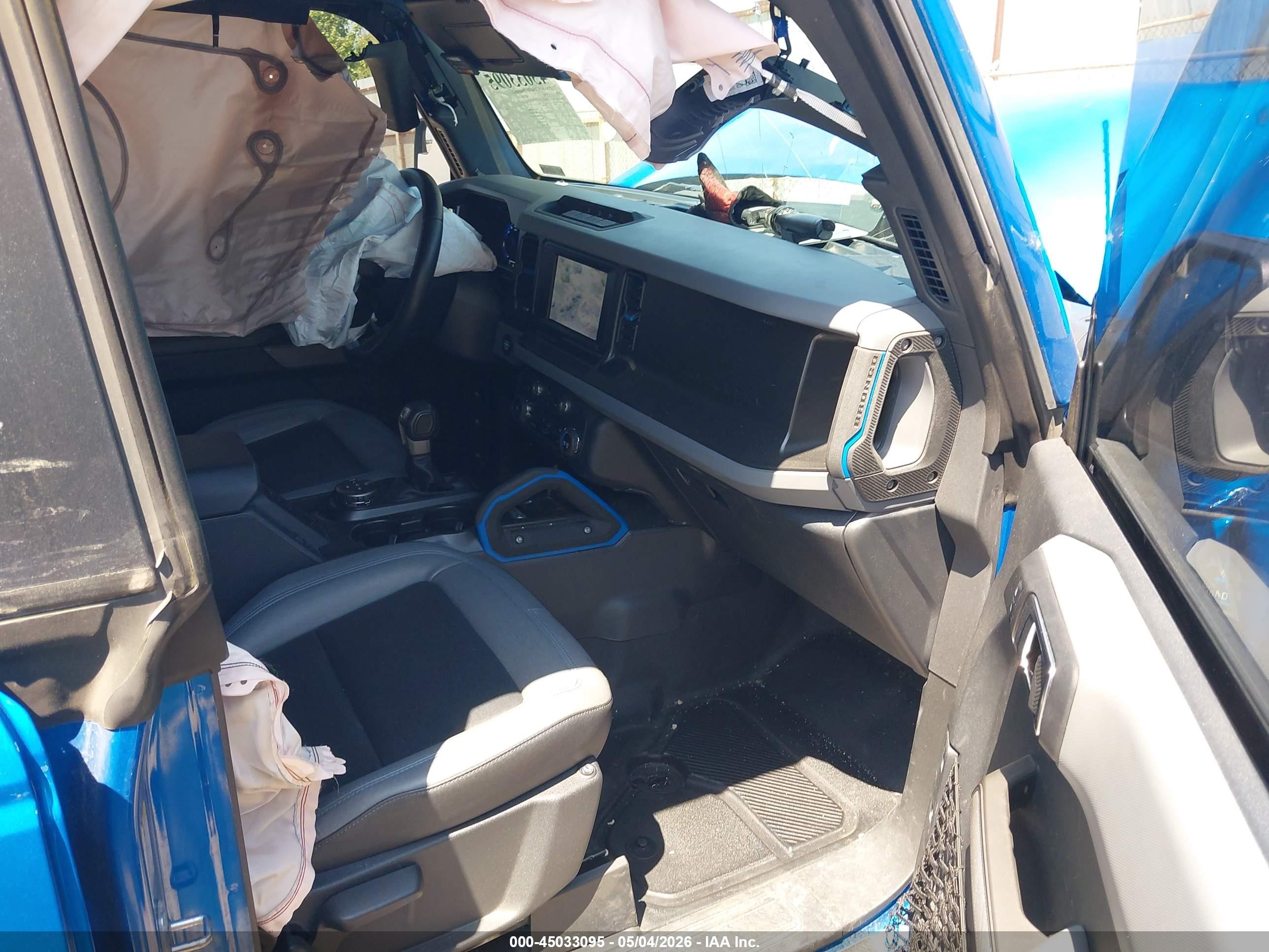 2023 Ford Bronco Black Diamond Blue vin: 1FMEE5DP0PLA90377