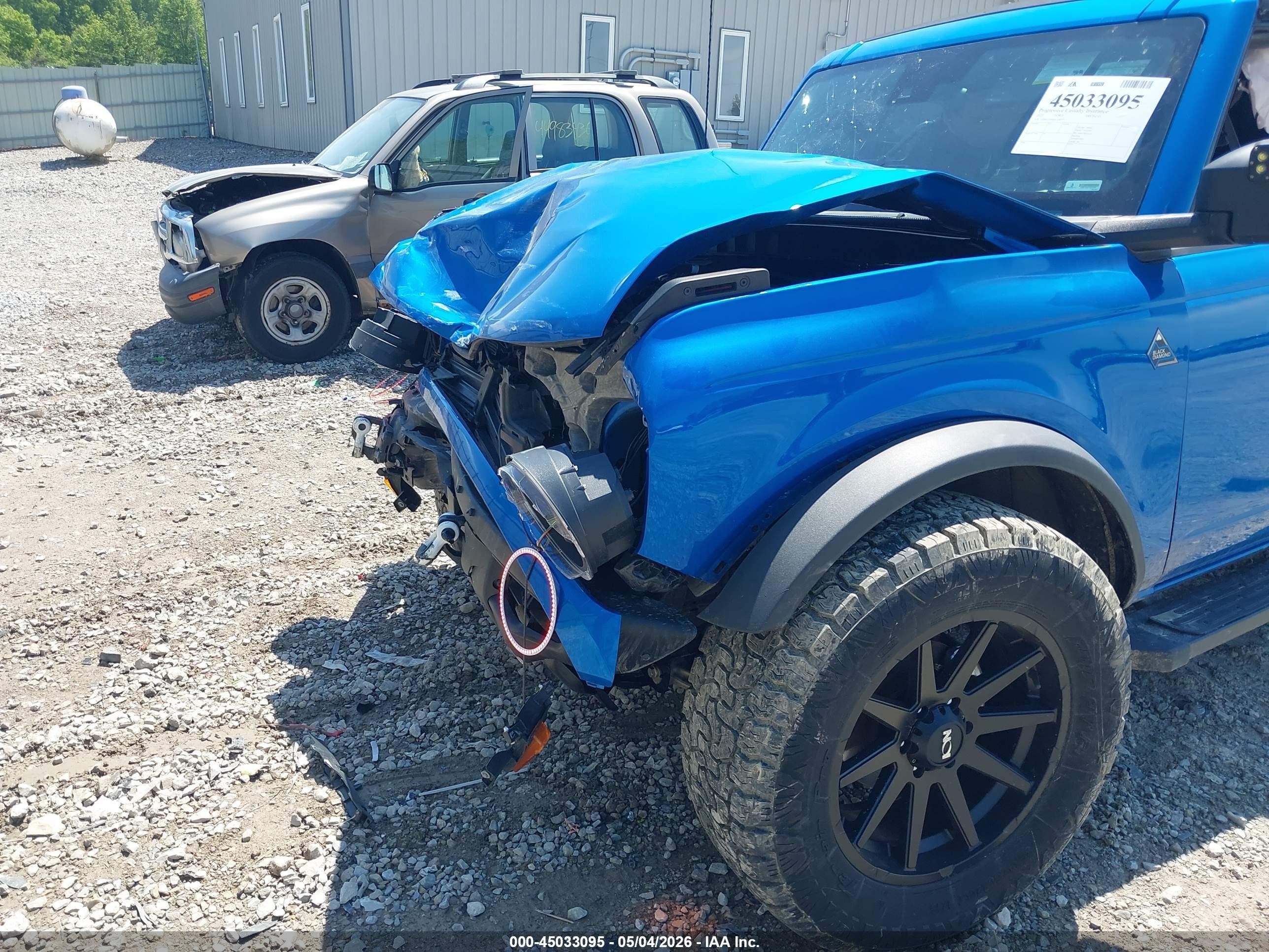 2023 Ford Bronco Black Diamond Blue vin: 1FMEE5DP0PLA90377