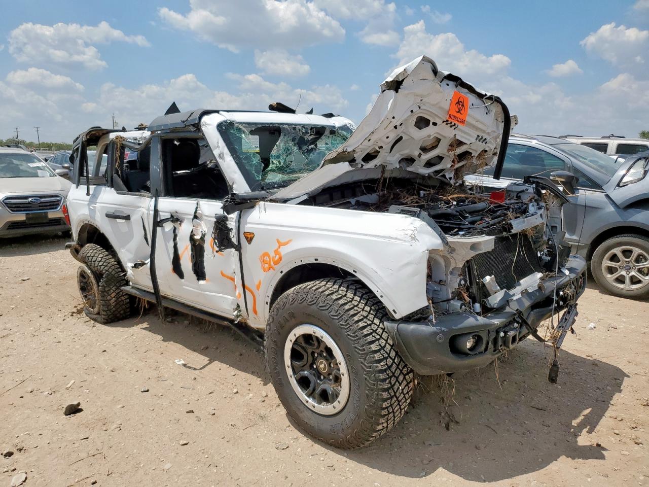 2023 Ford Bronco Base White vin: 1FMEE5DP1PLC02975