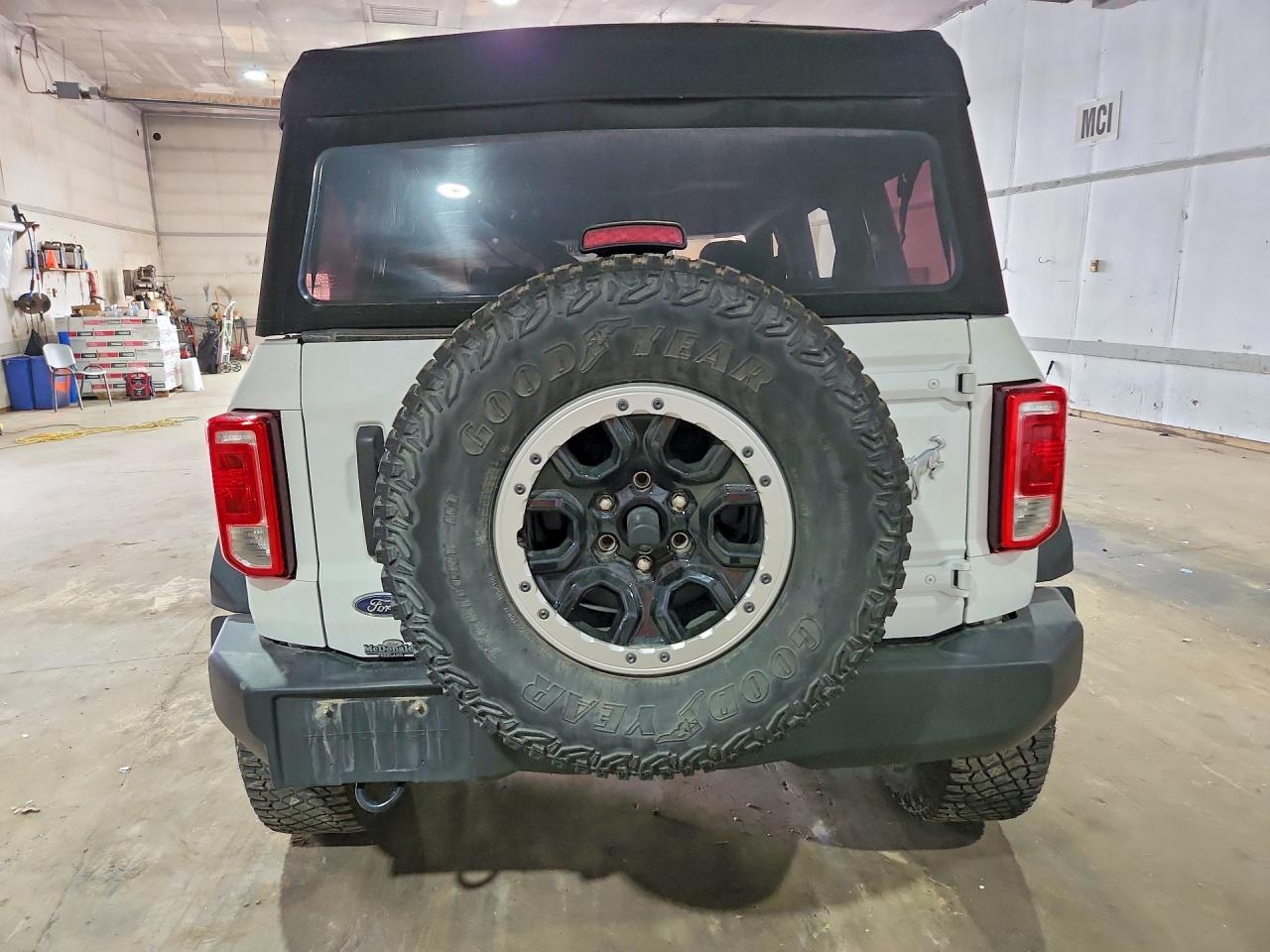 2023 Ford Bronco Base White vin: 1FMEE5DP2PLB18650
