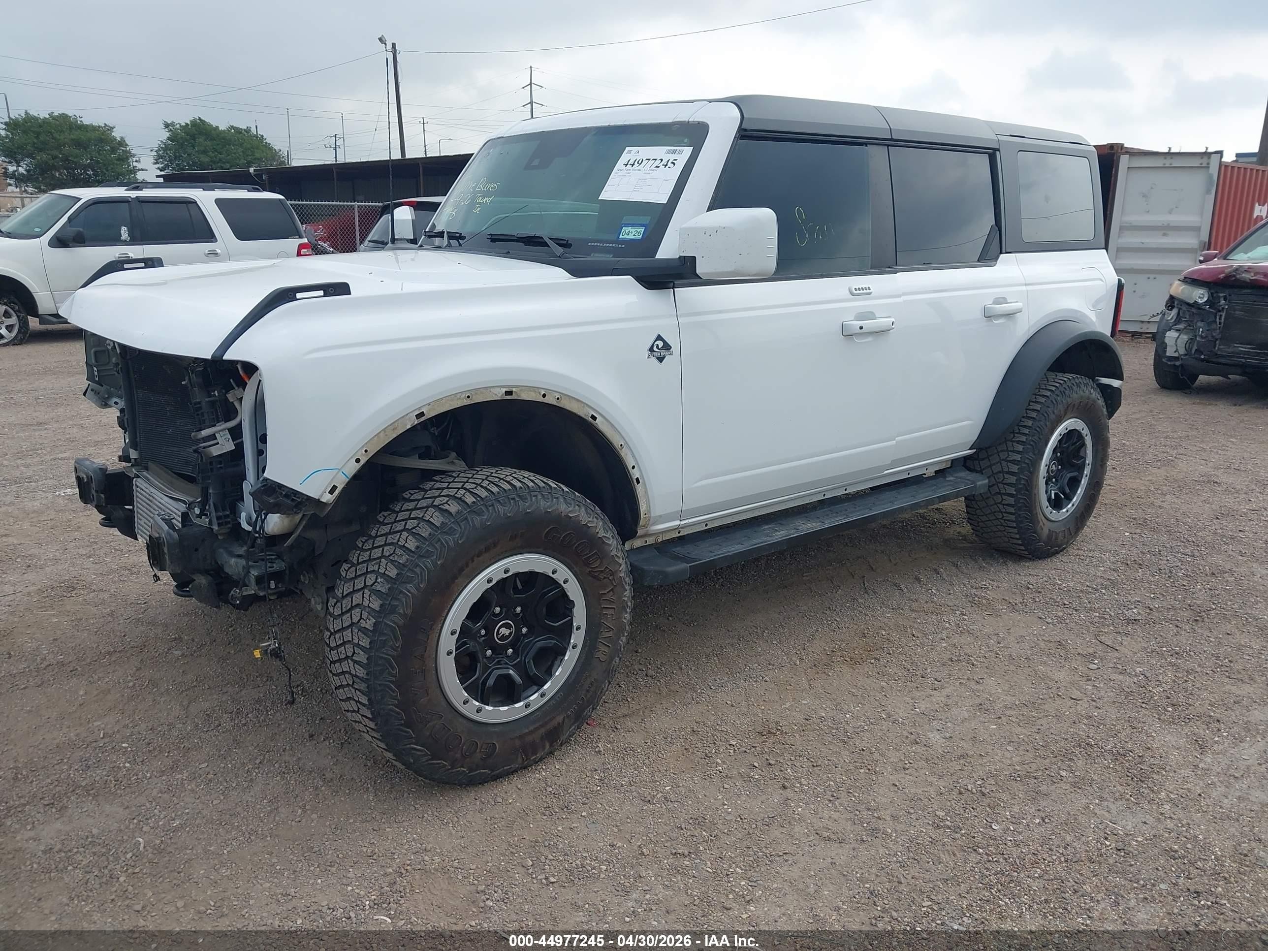 2023 Ford Bronco Outer Banks White vin: 1FMEE5DP2PLC13368
