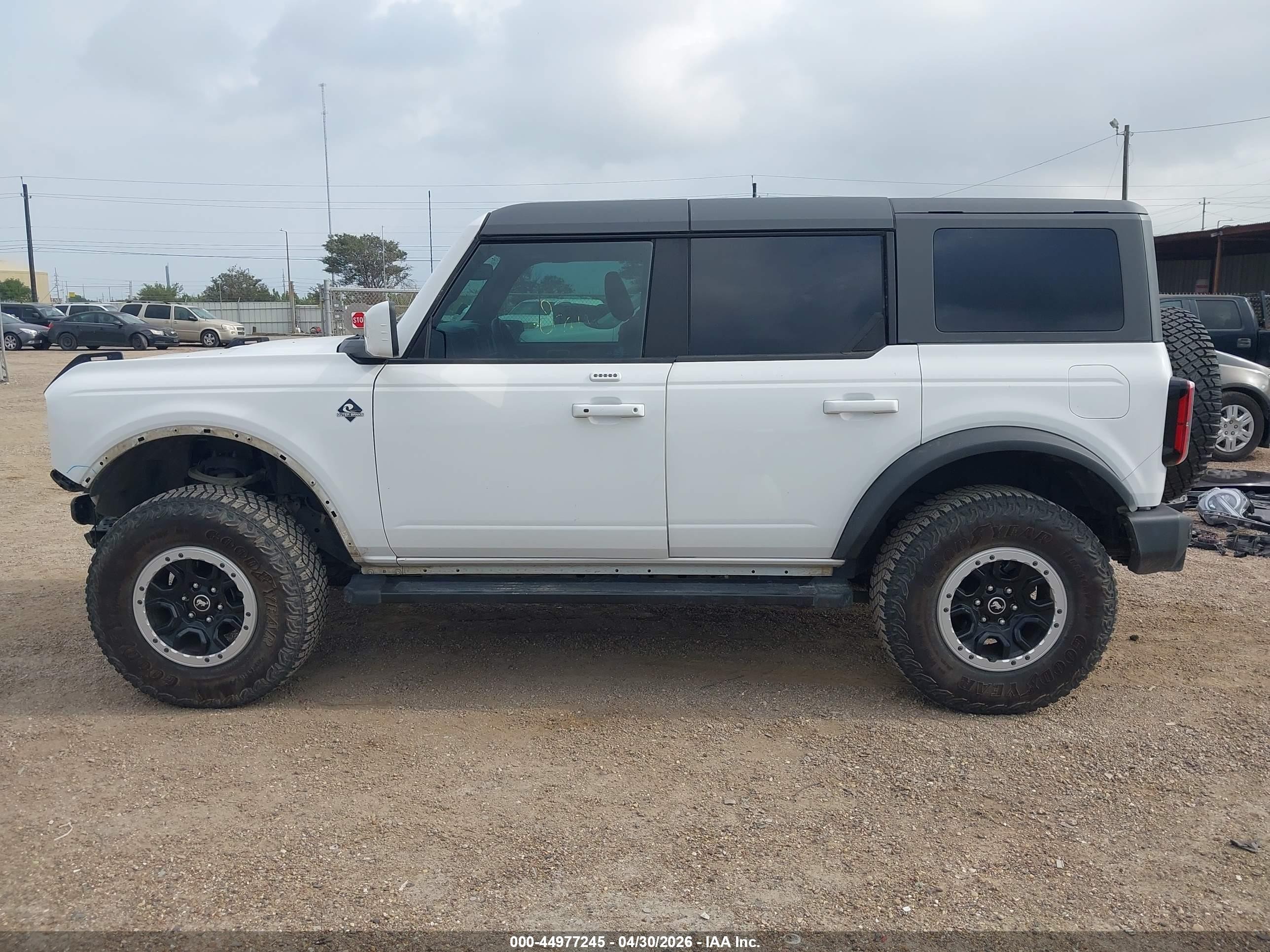 2023 Ford Bronco Outer Banks White vin: 1FMEE5DP2PLC13368