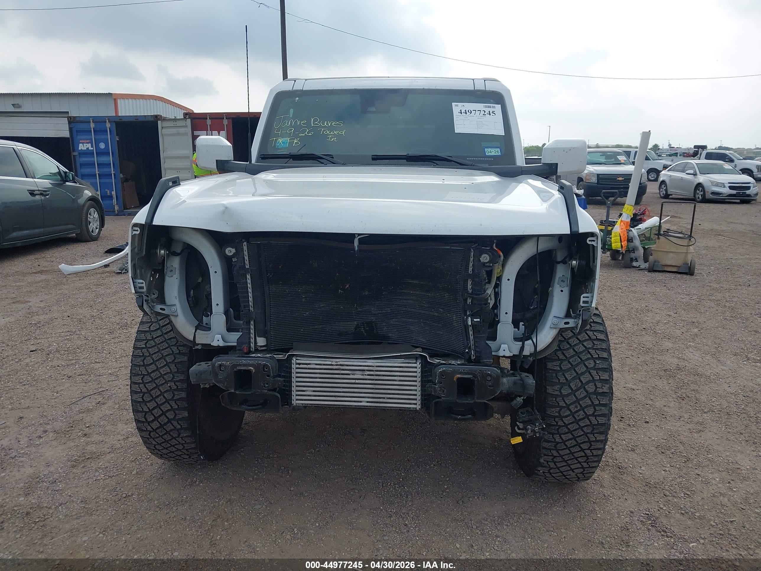 2023 Ford Bronco Outer Banks White vin: 1FMEE5DP2PLC13368