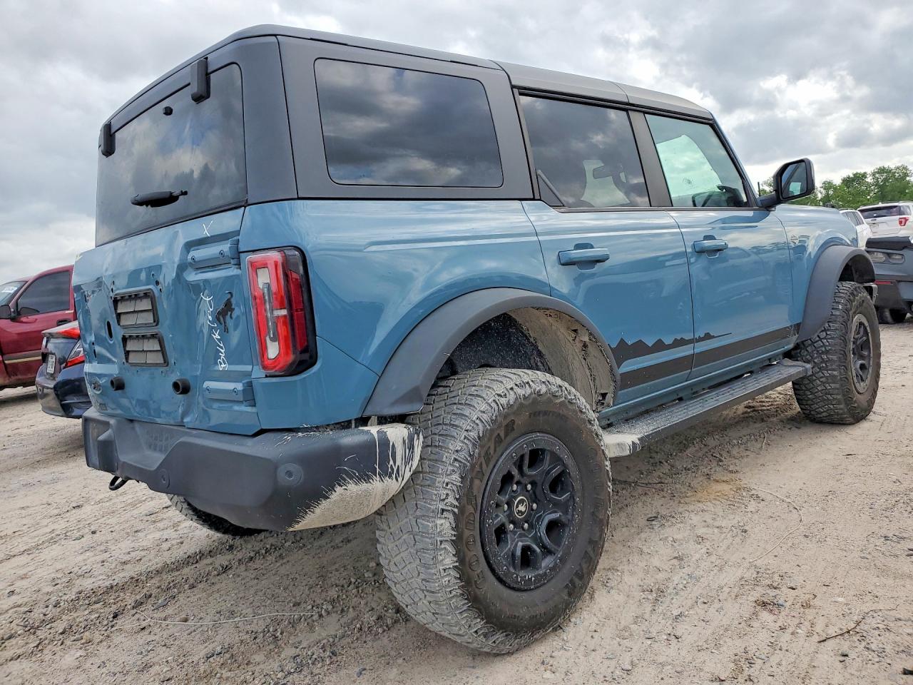 2021 Ford Bronco Base Blue vin: 1FMEE5DP4MLA63372
