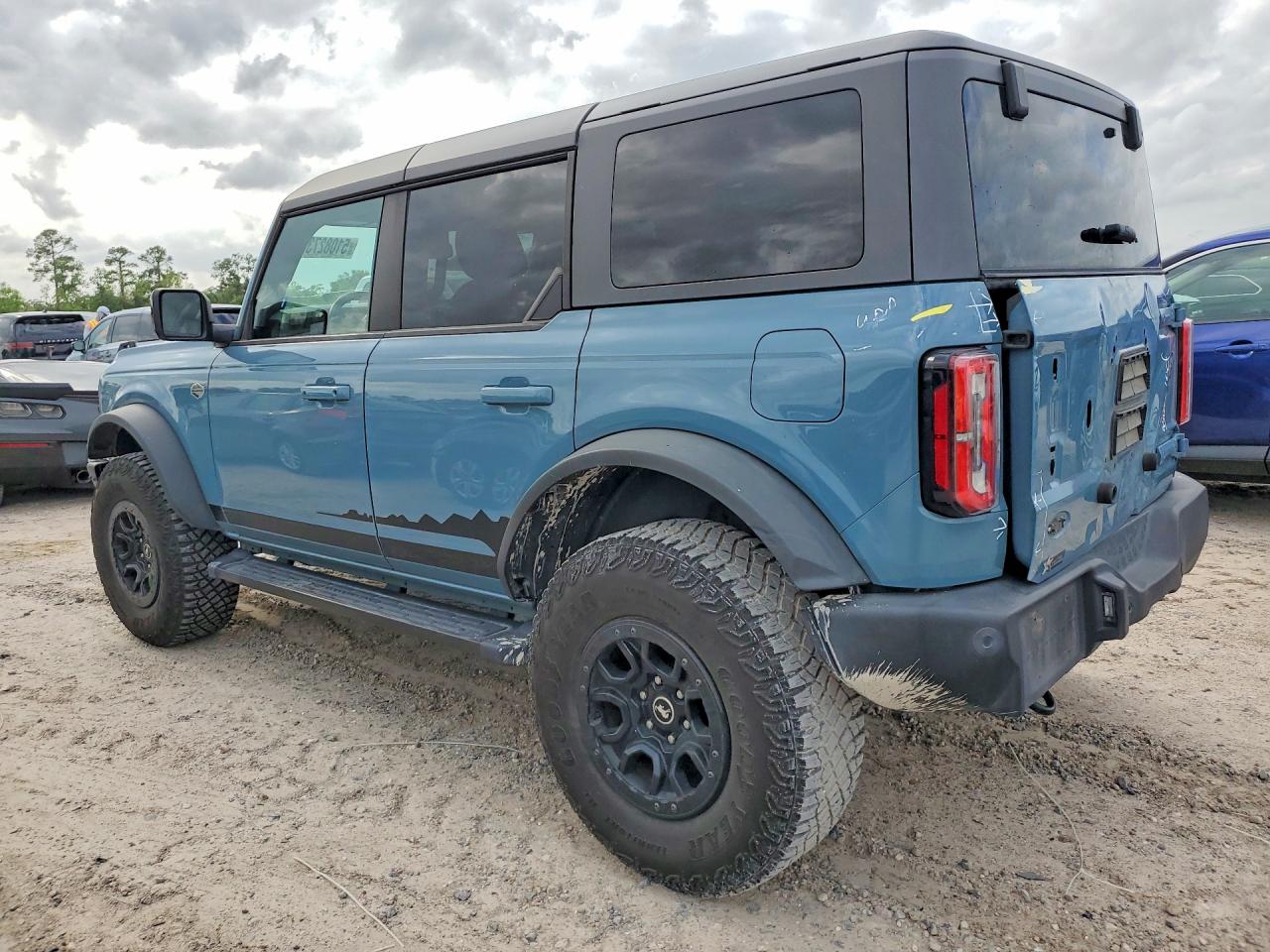 2021 Ford Bronco Base Blue vin: 1FMEE5DP4MLA63372
