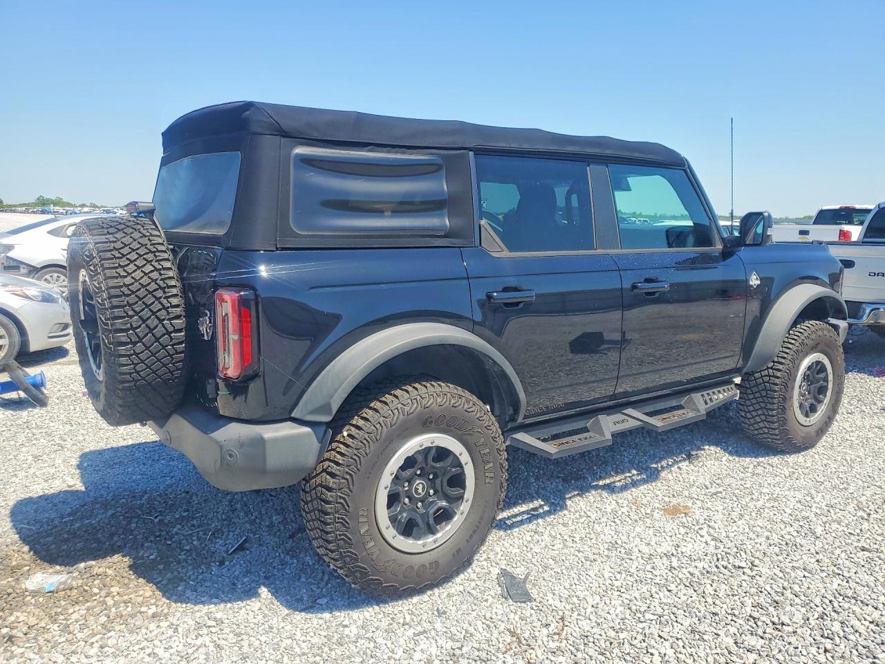 2021 Ford Bronco Base Black vin: 1FMEE5DP4MLA90717