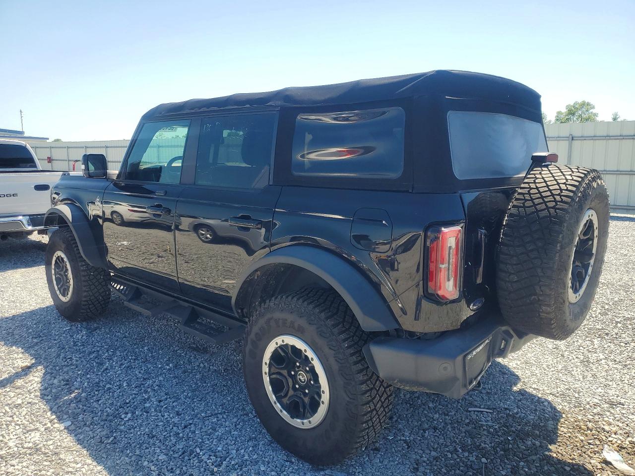 2021 Ford Bronco Base Black vin: 1FMEE5DP4MLA90717